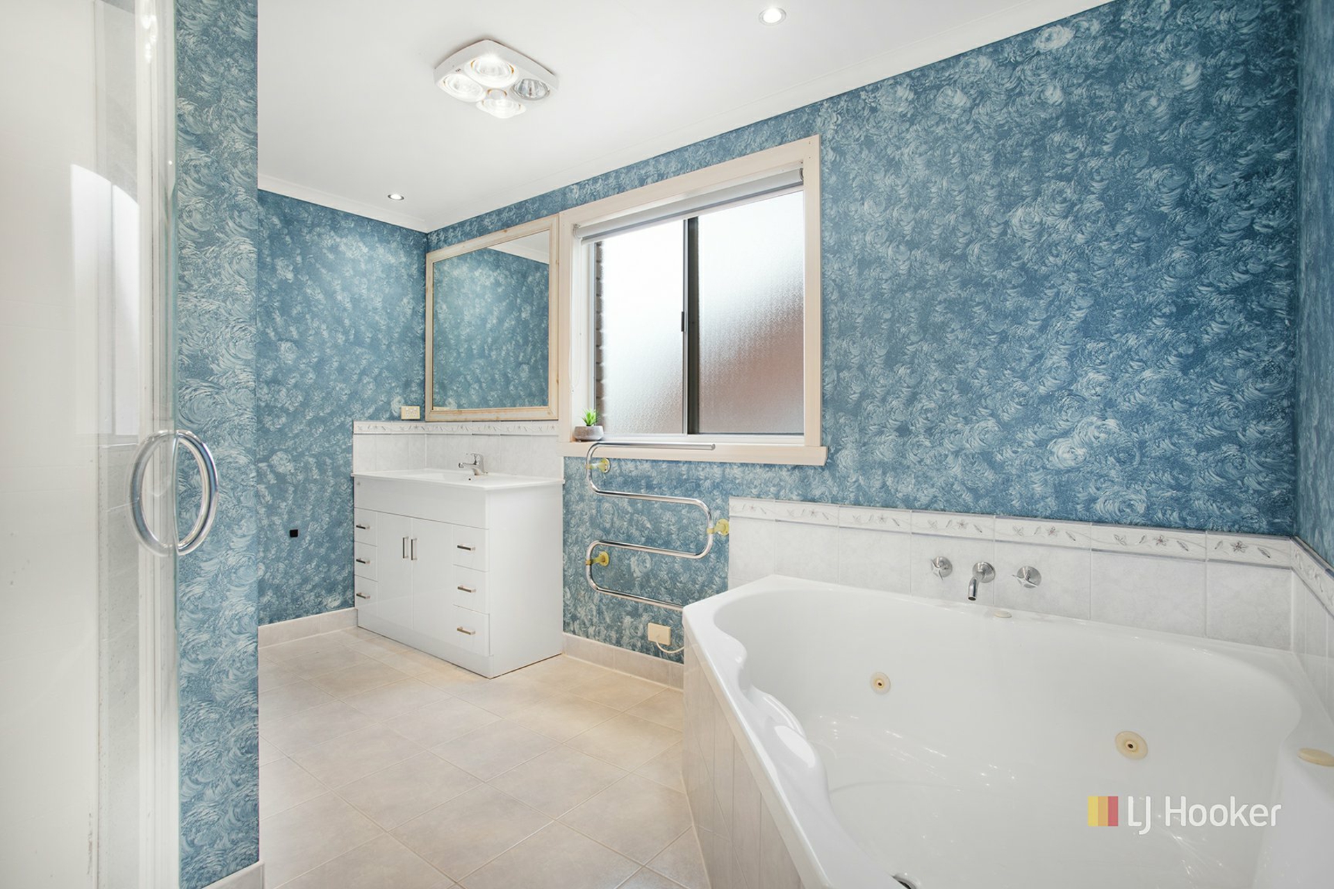 14 Coomera Crescent — photo 8 of 9