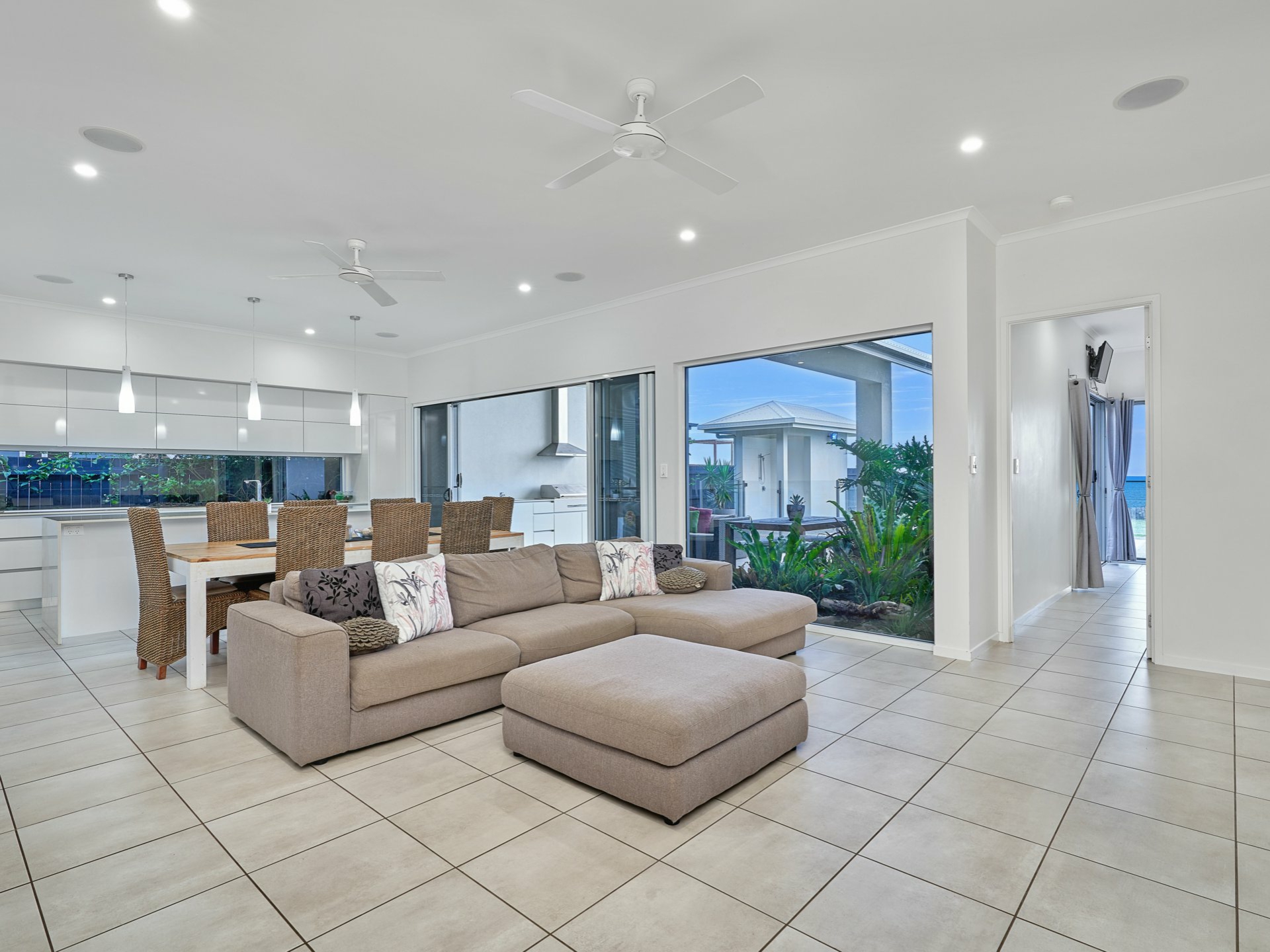 98 Cinderella Street, MACHANS BEACH
