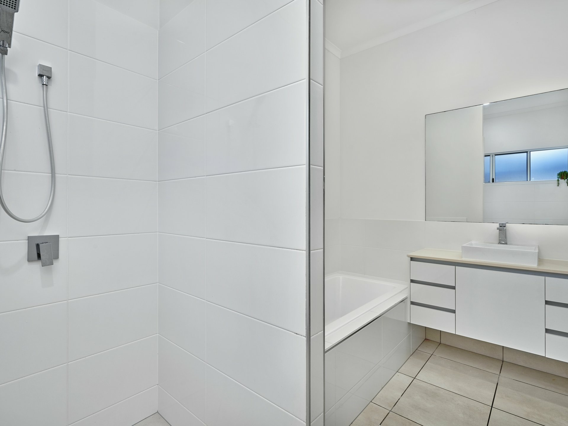 98 Cinderella Street, MACHANS BEACH