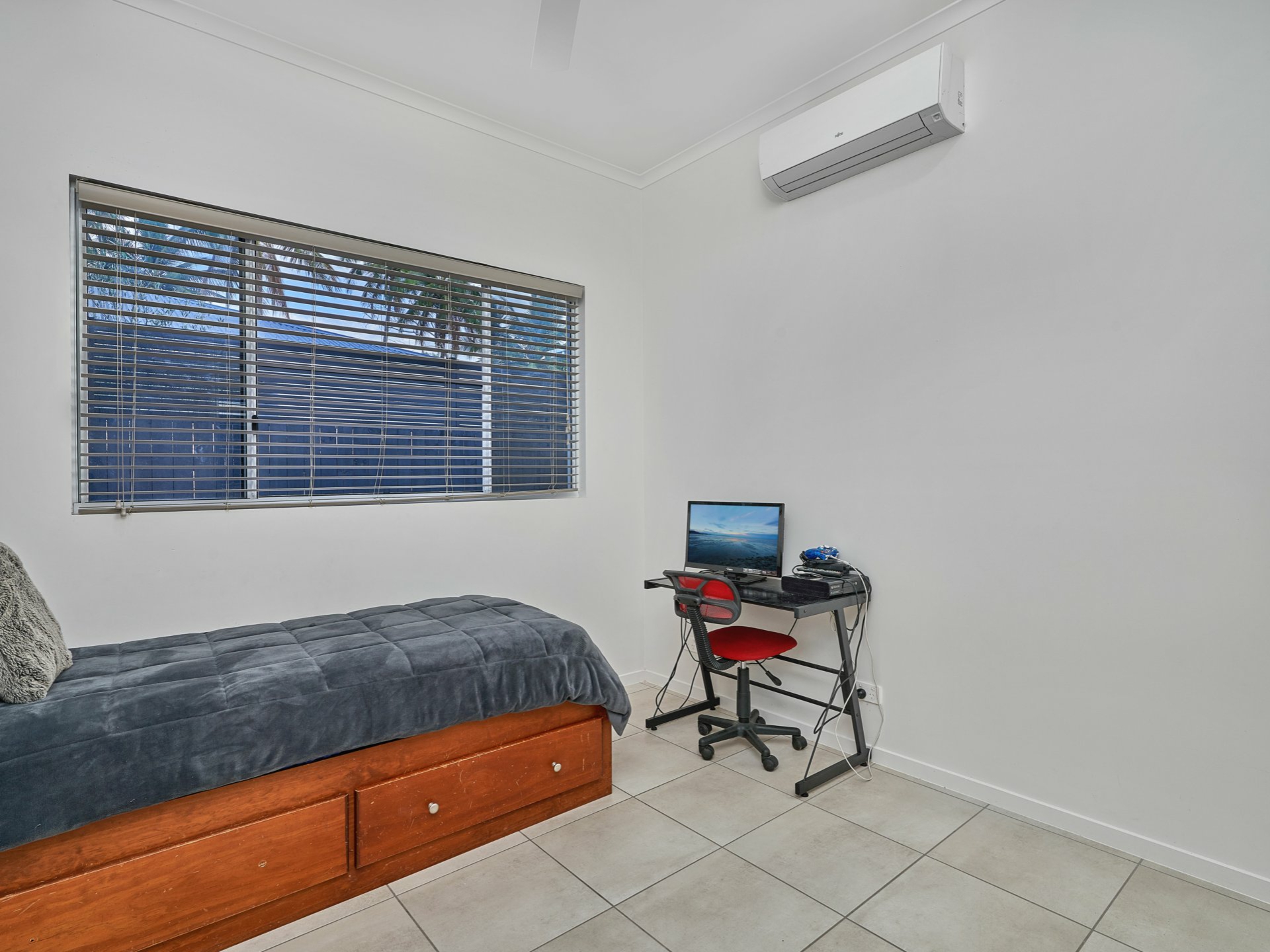 98 Cinderella Street, MACHANS BEACH