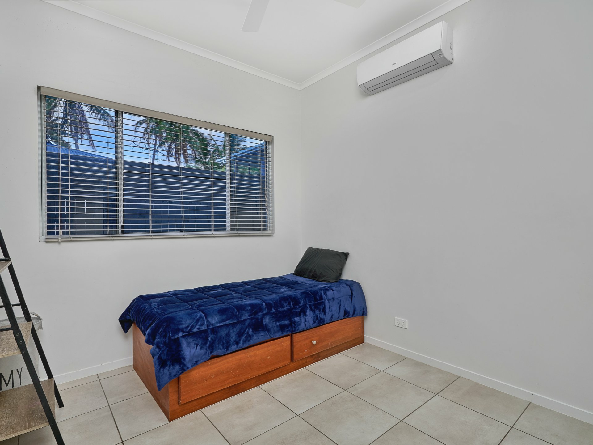 98 Cinderella Street, MACHANS BEACH