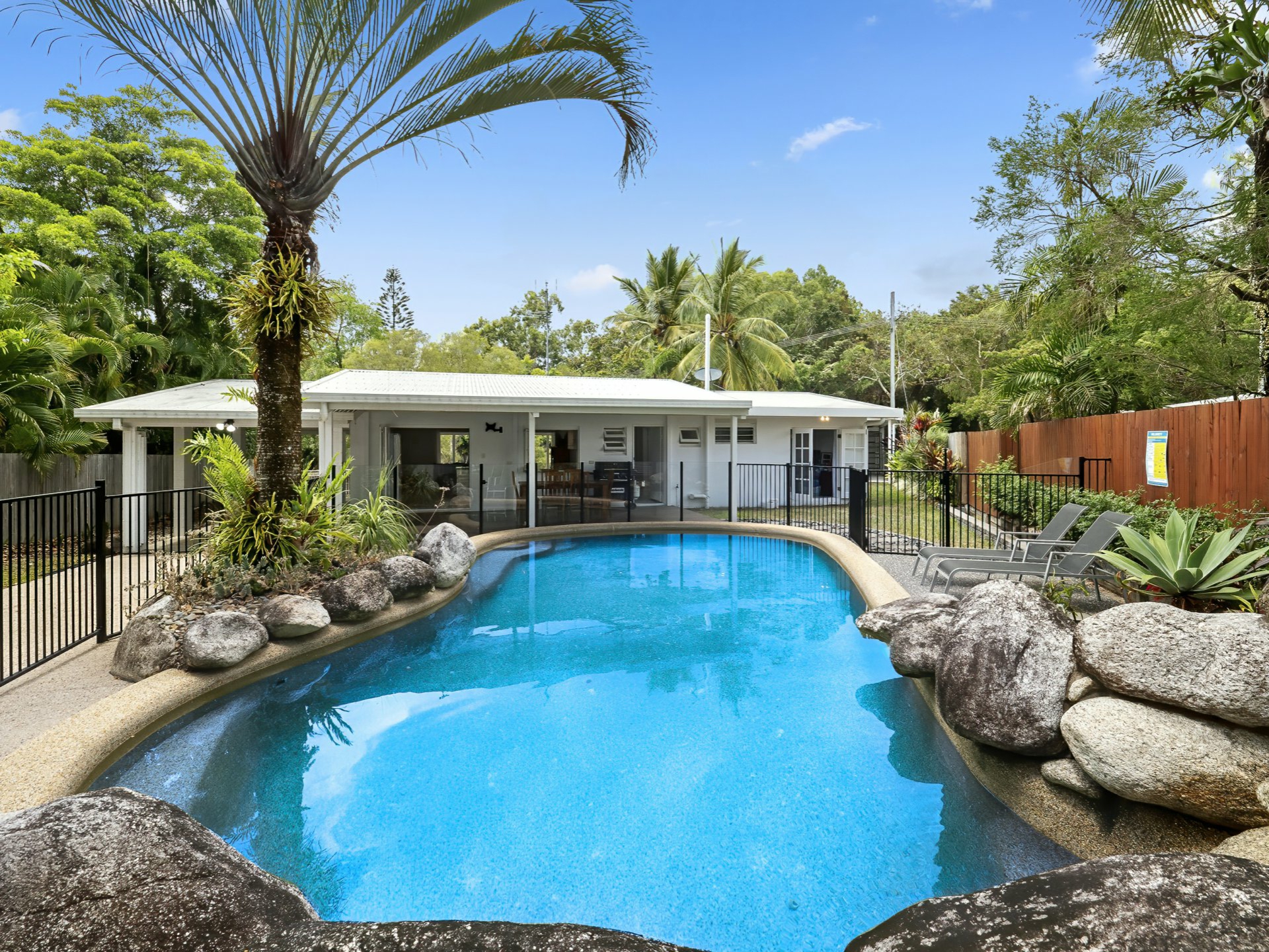 17 Rudder Street, Clifton Beach