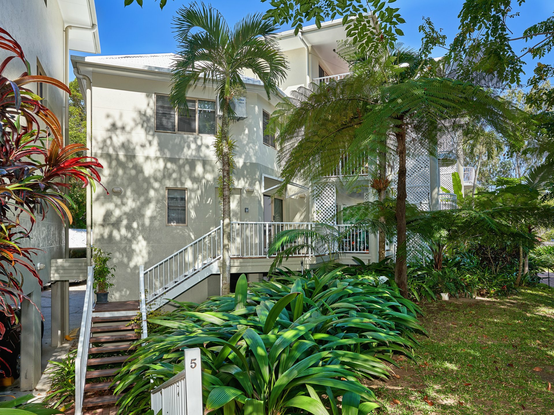 Unit 5/129 Oleander Street, HOLLOWAYS BEACH