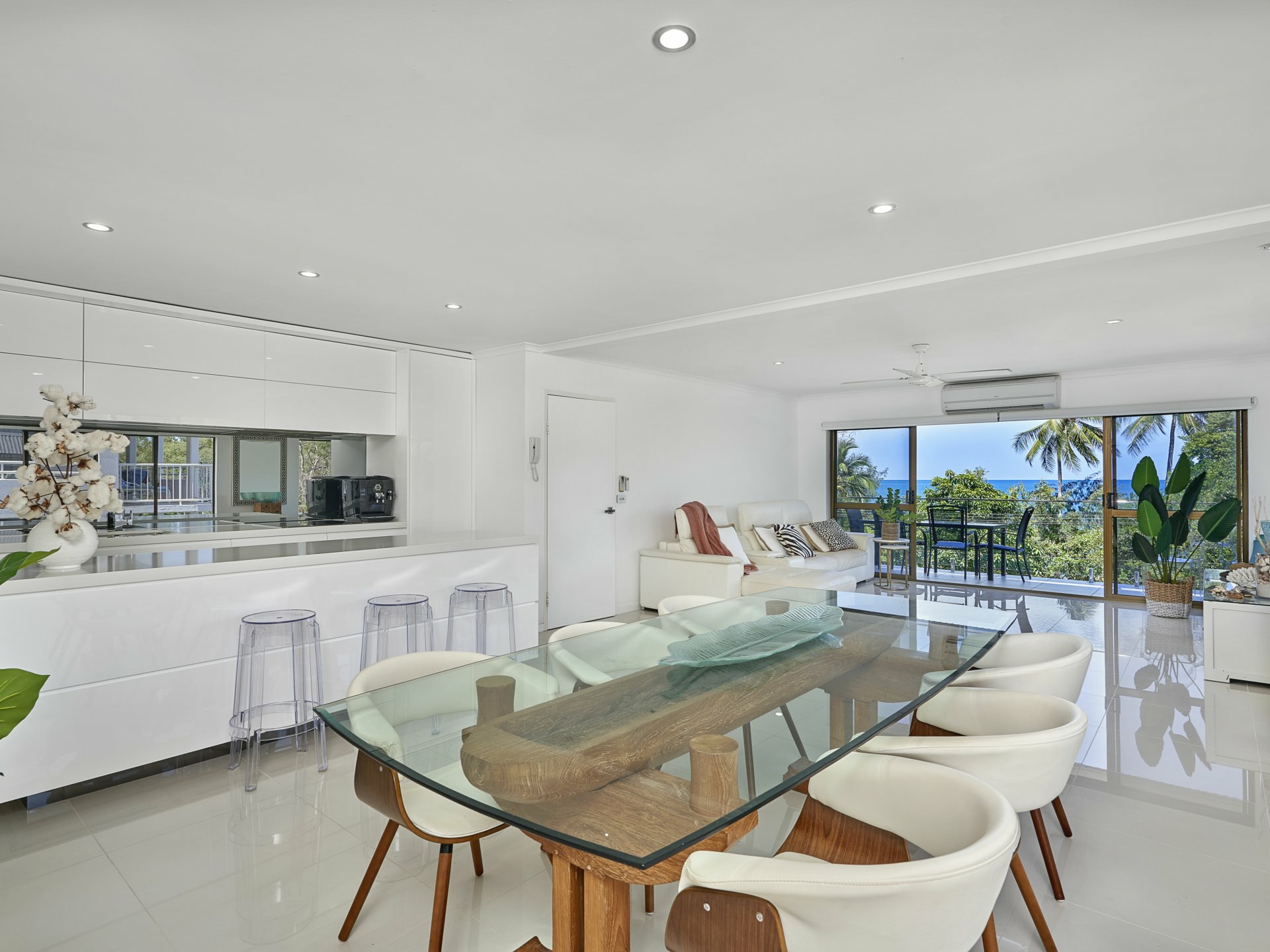 5/127 Arlington Esplanade, Clifton Beach