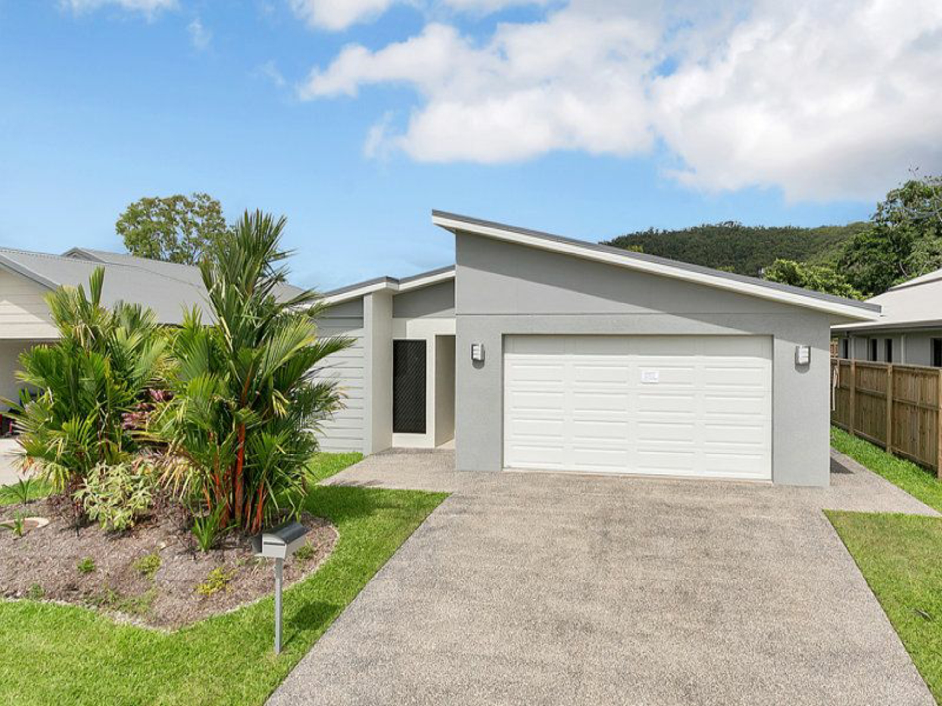 36 Quarterdeck Street, TRINITY BEACH