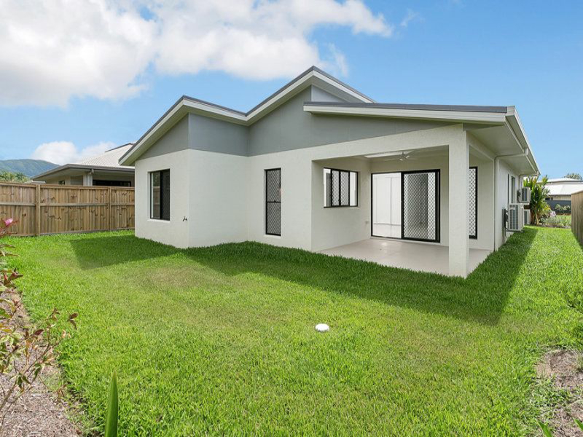 36 Quarterdeck Street, TRINITY BEACH