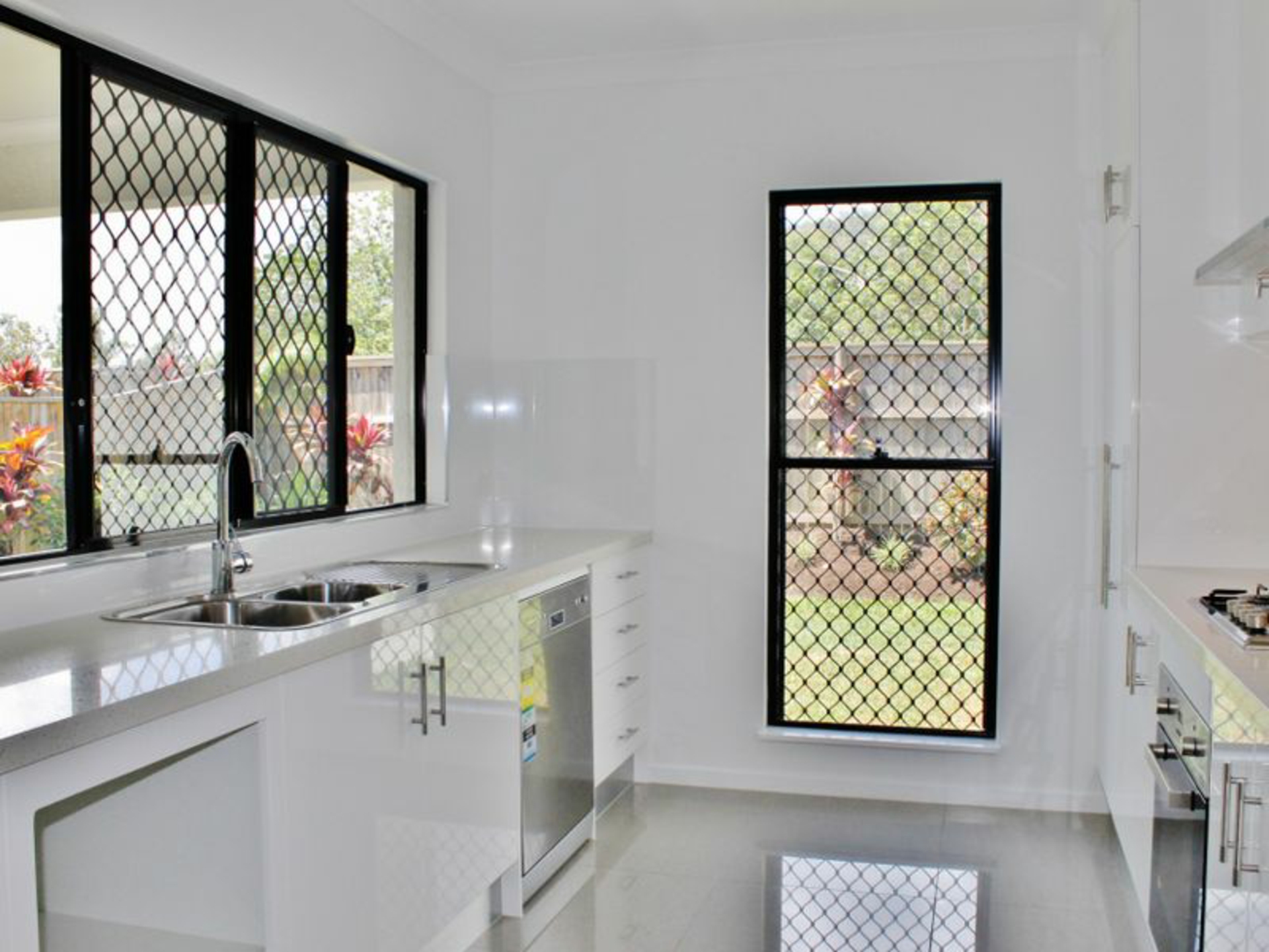 36 Quarterdeck Street, TRINITY BEACH