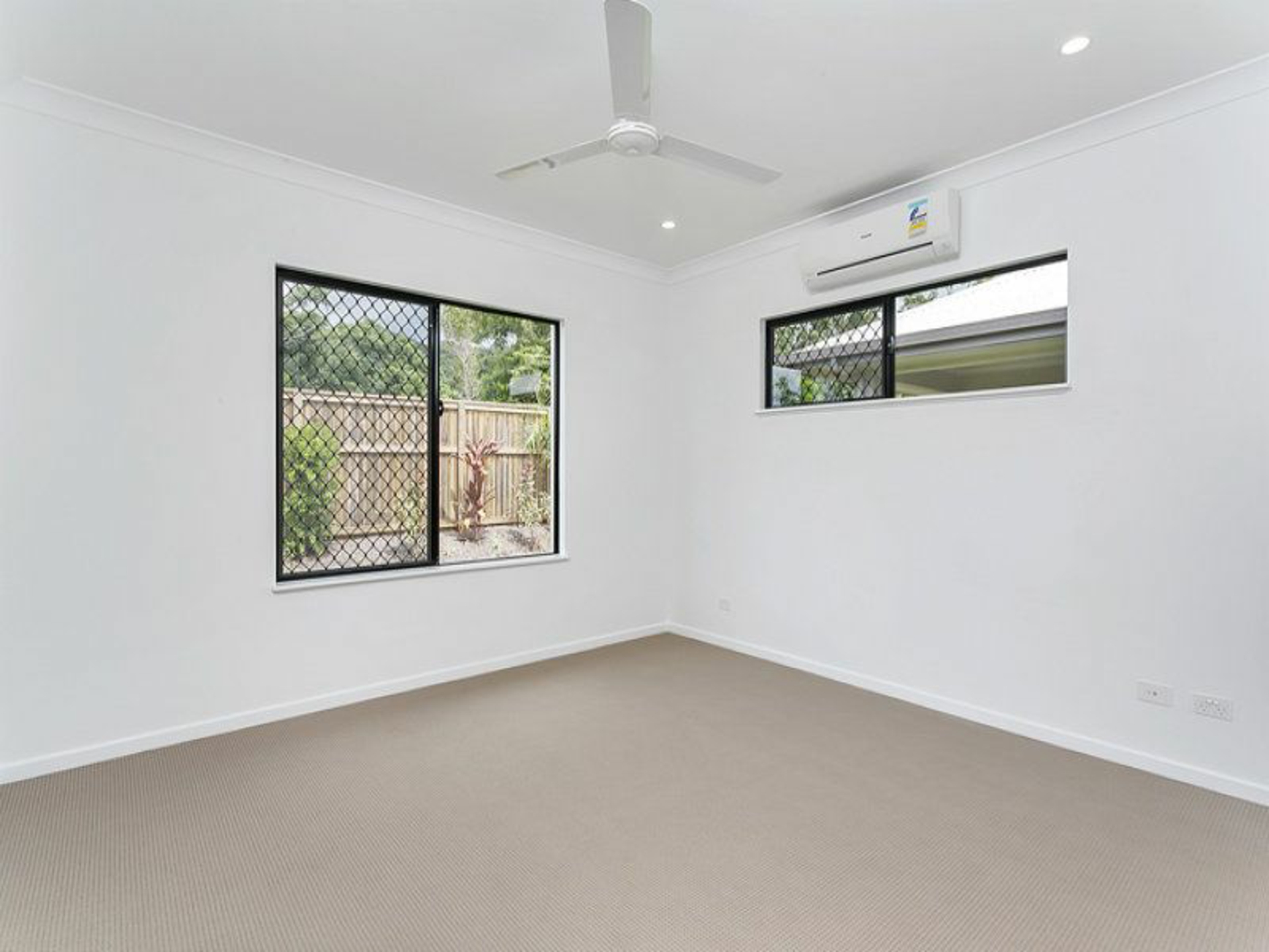 36 Quarterdeck Street, TRINITY BEACH