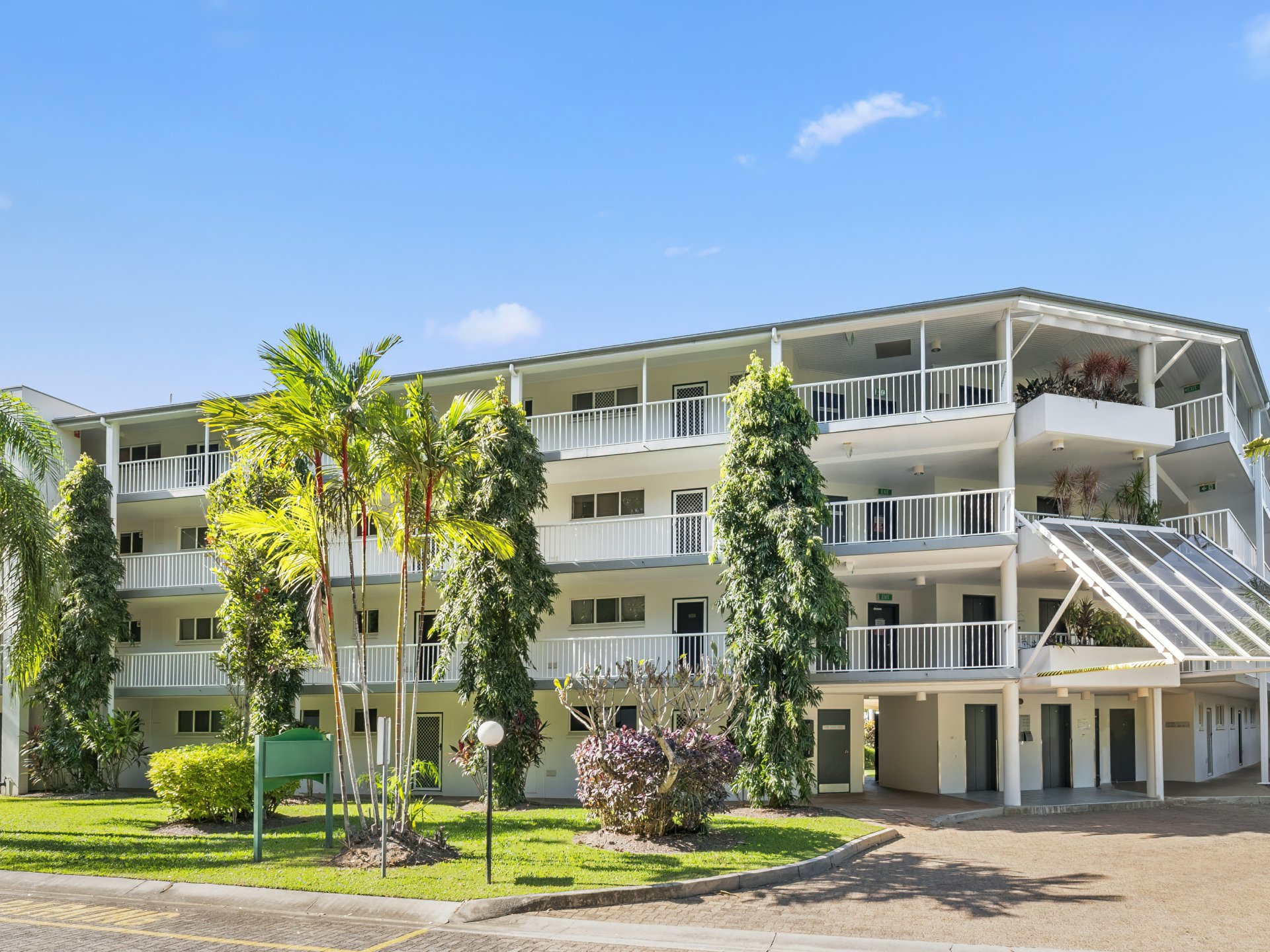 109/305-341 Coral Coast Drive, PALM COVE