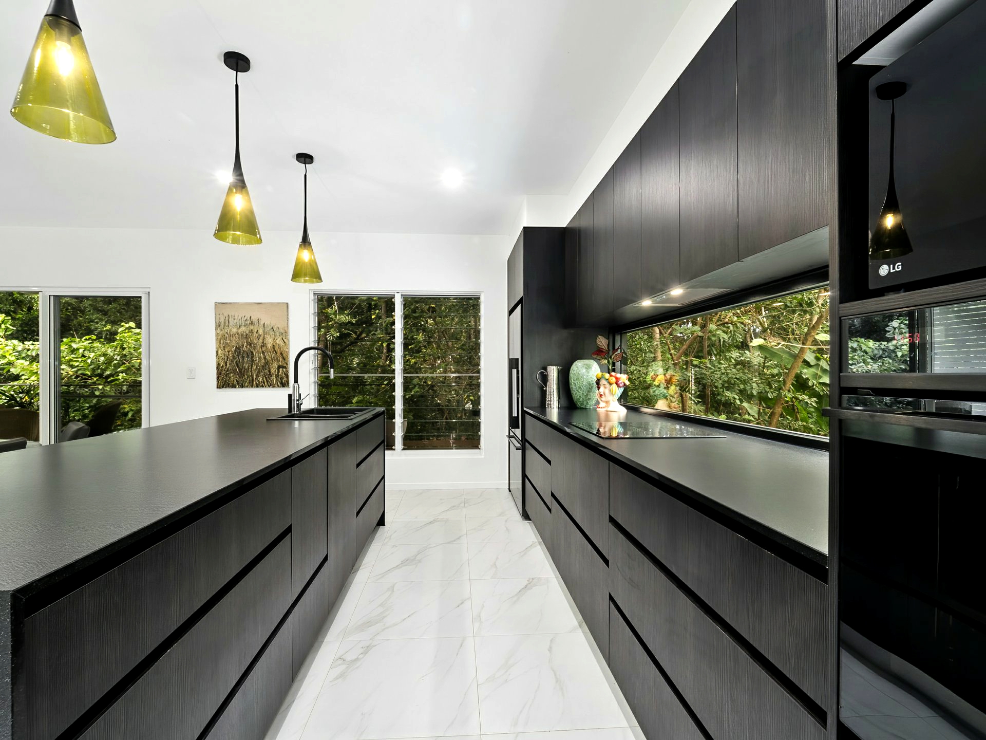 14 Onyx Street, CLIFTON BEACH