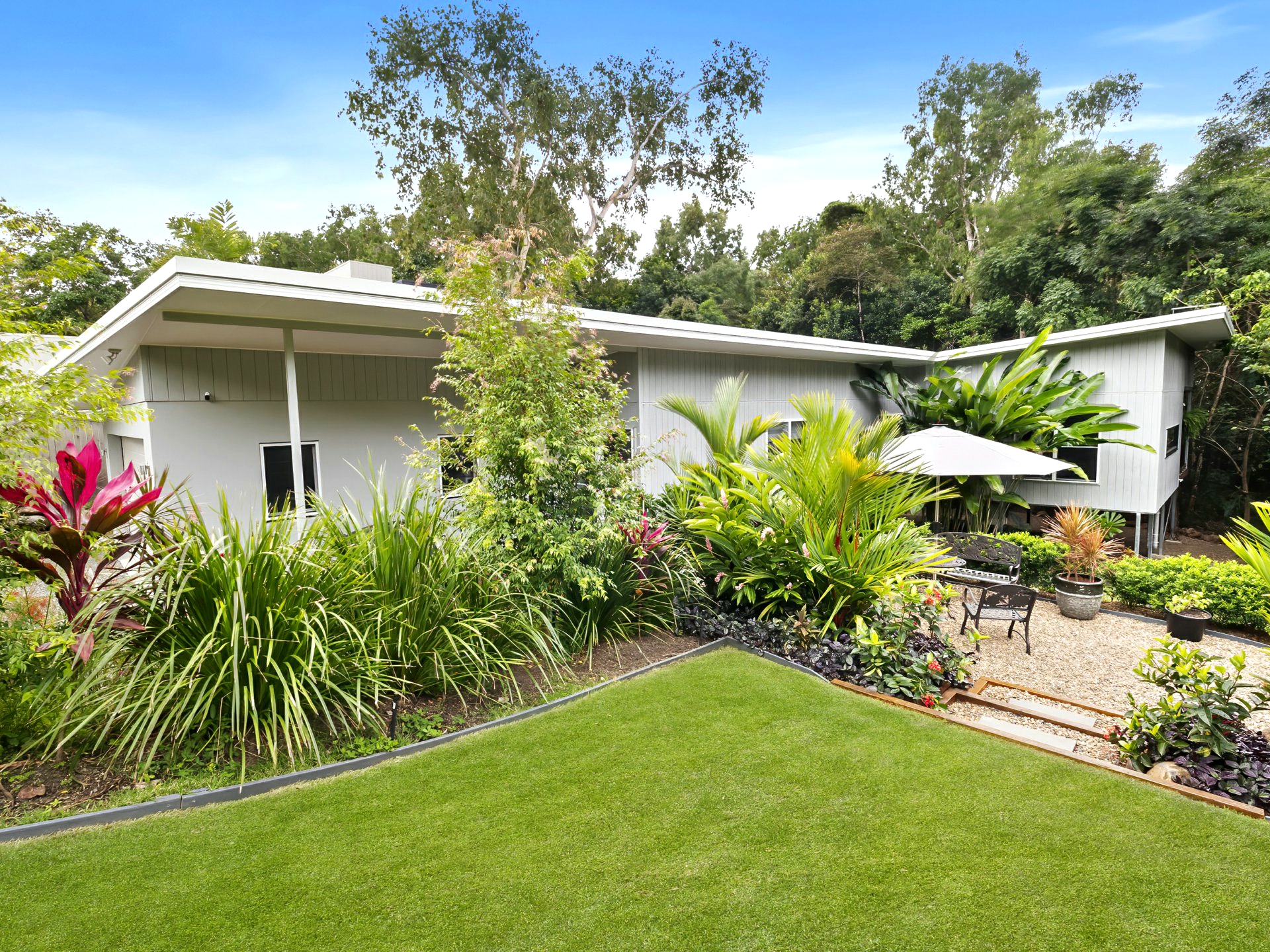 14 Onyx Street, CLIFTON BEACH
