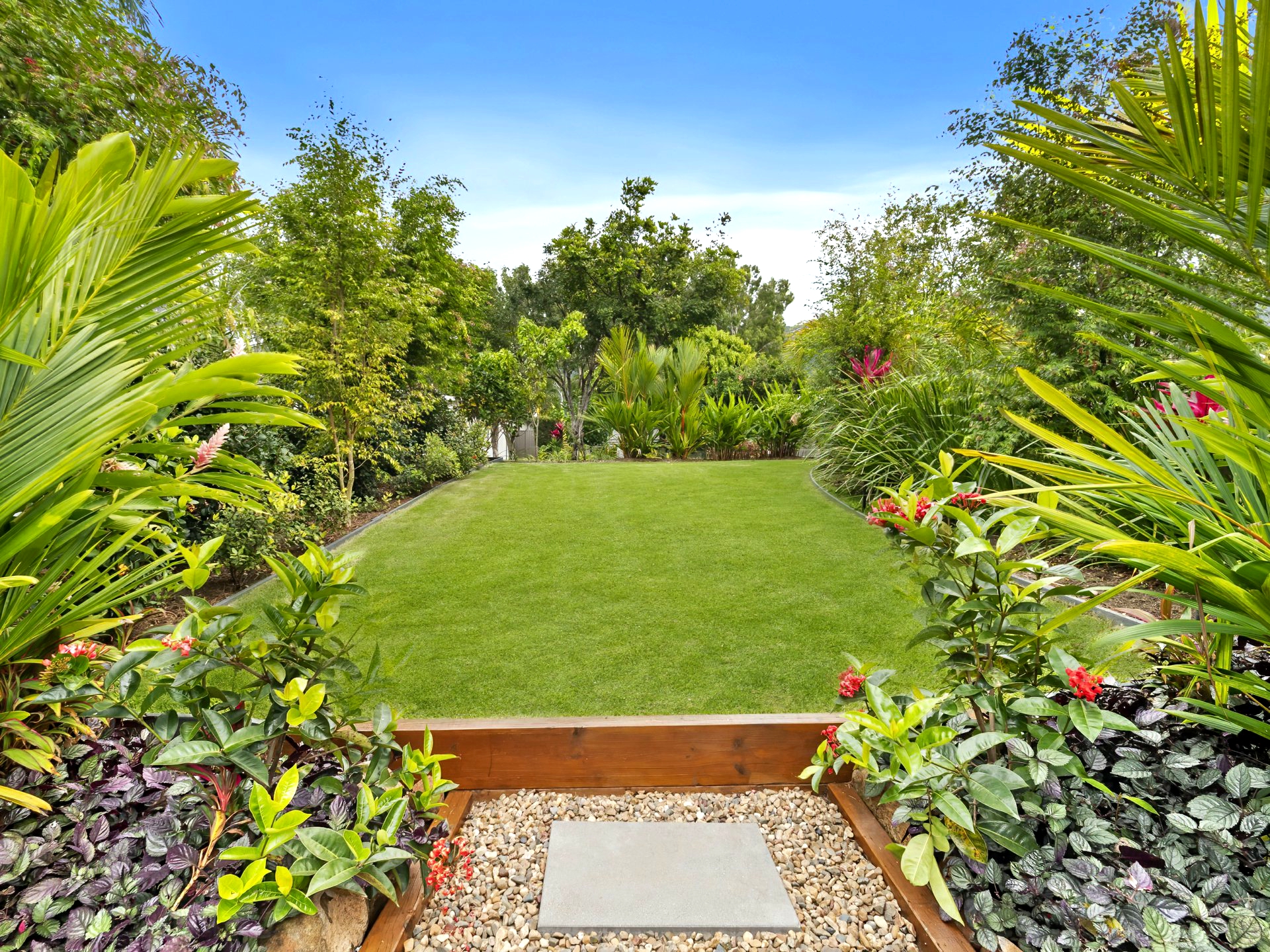 14 Onyx Street, CLIFTON BEACH