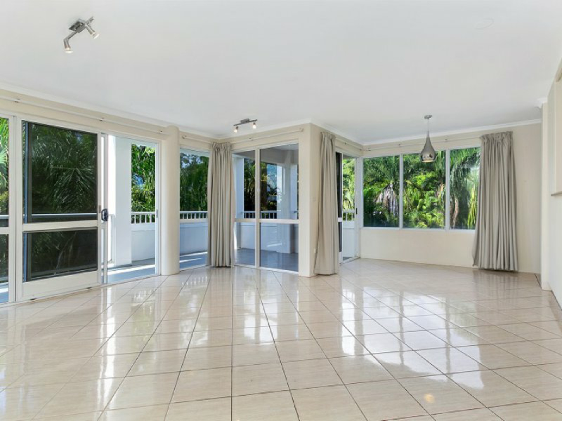 Unit 337a/305-341 Coral Coast Drive, PALM COVE