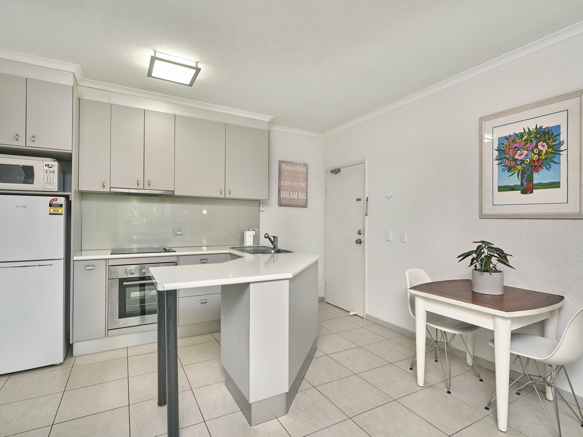 103/6 Triton St — photo 4 of 9