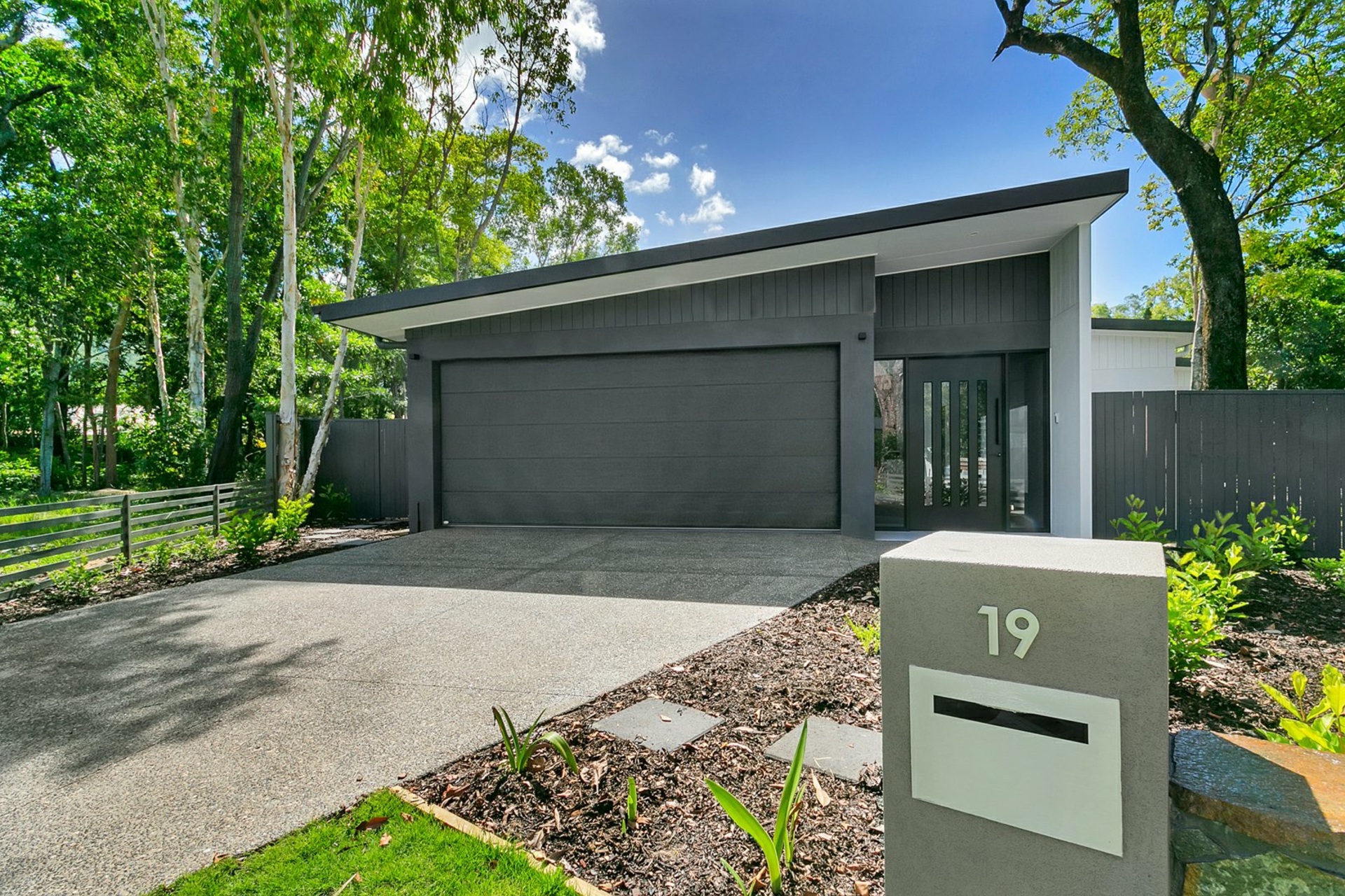 19 Onyx St, CLIFTON BEACH