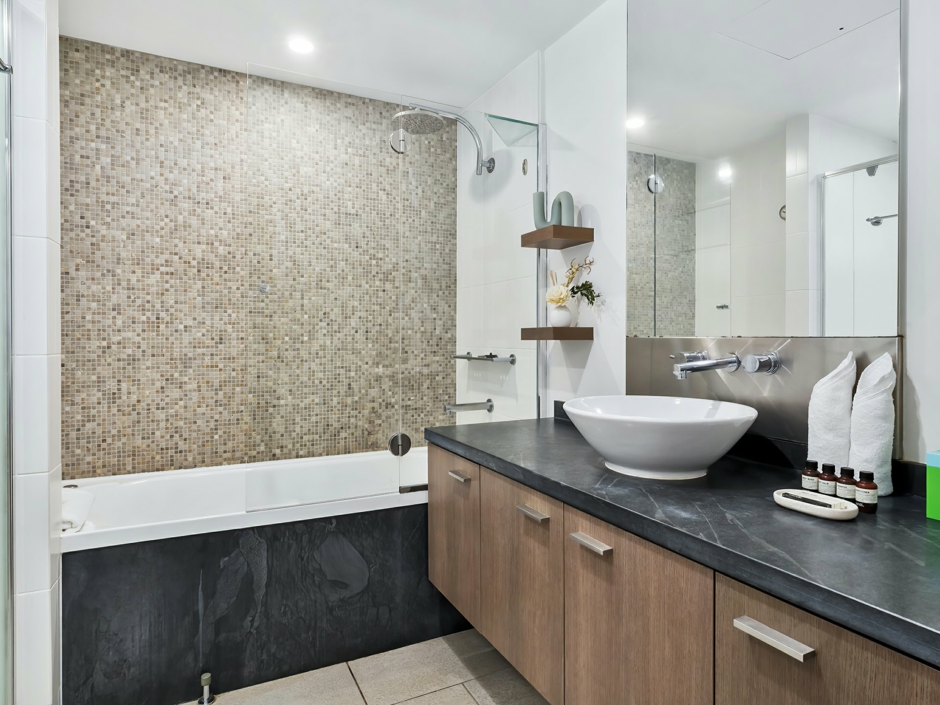 224-225/5 Triton Street, PALM COVE