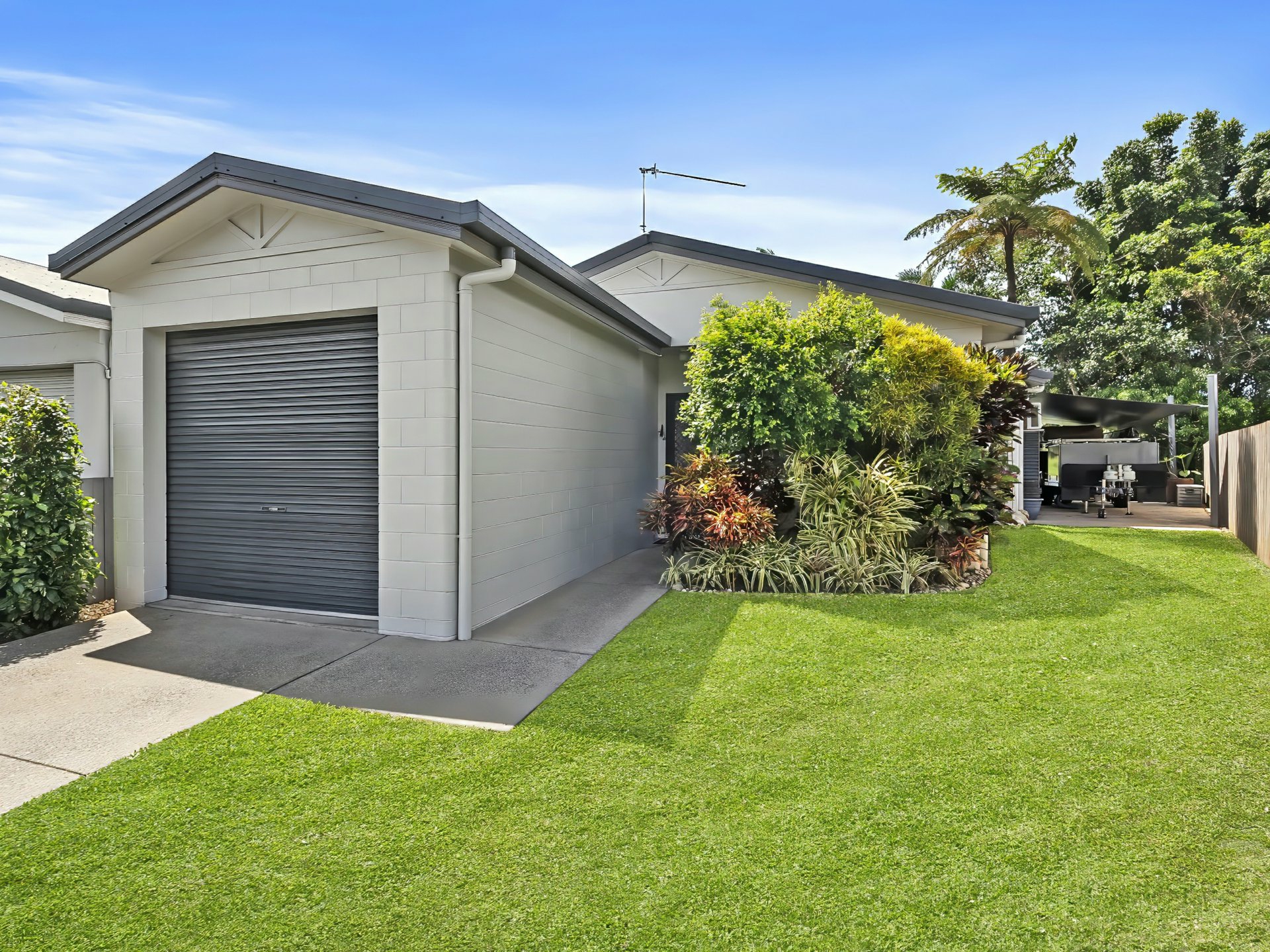 108/2-6 Lake Placid Road, CARAVONICA