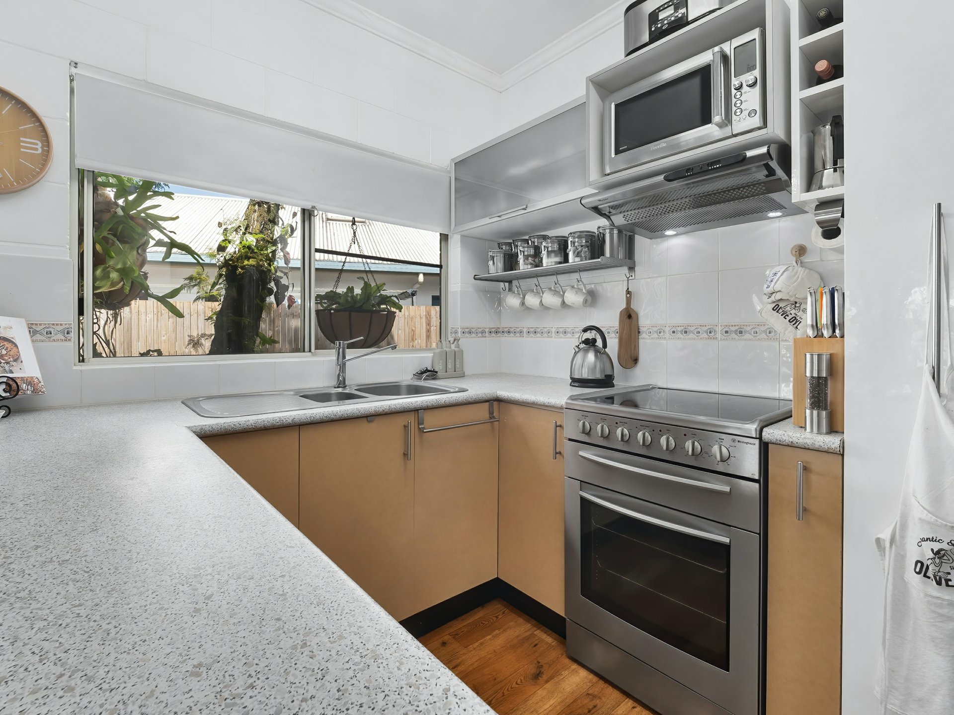 108/2-6 Lake Placid Road, CARAVONICA