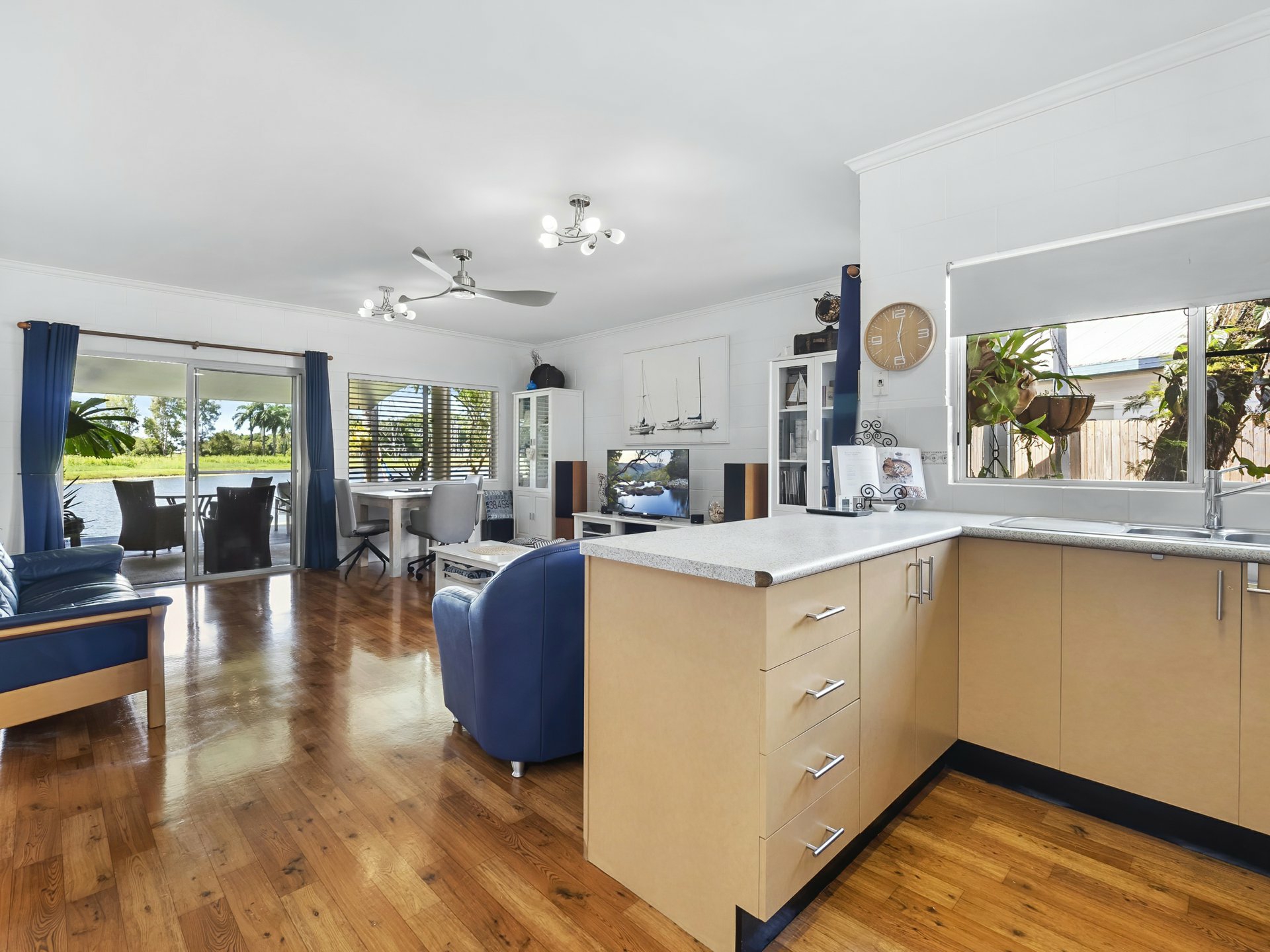 108/2-6 Lake Placid Road, CARAVONICA