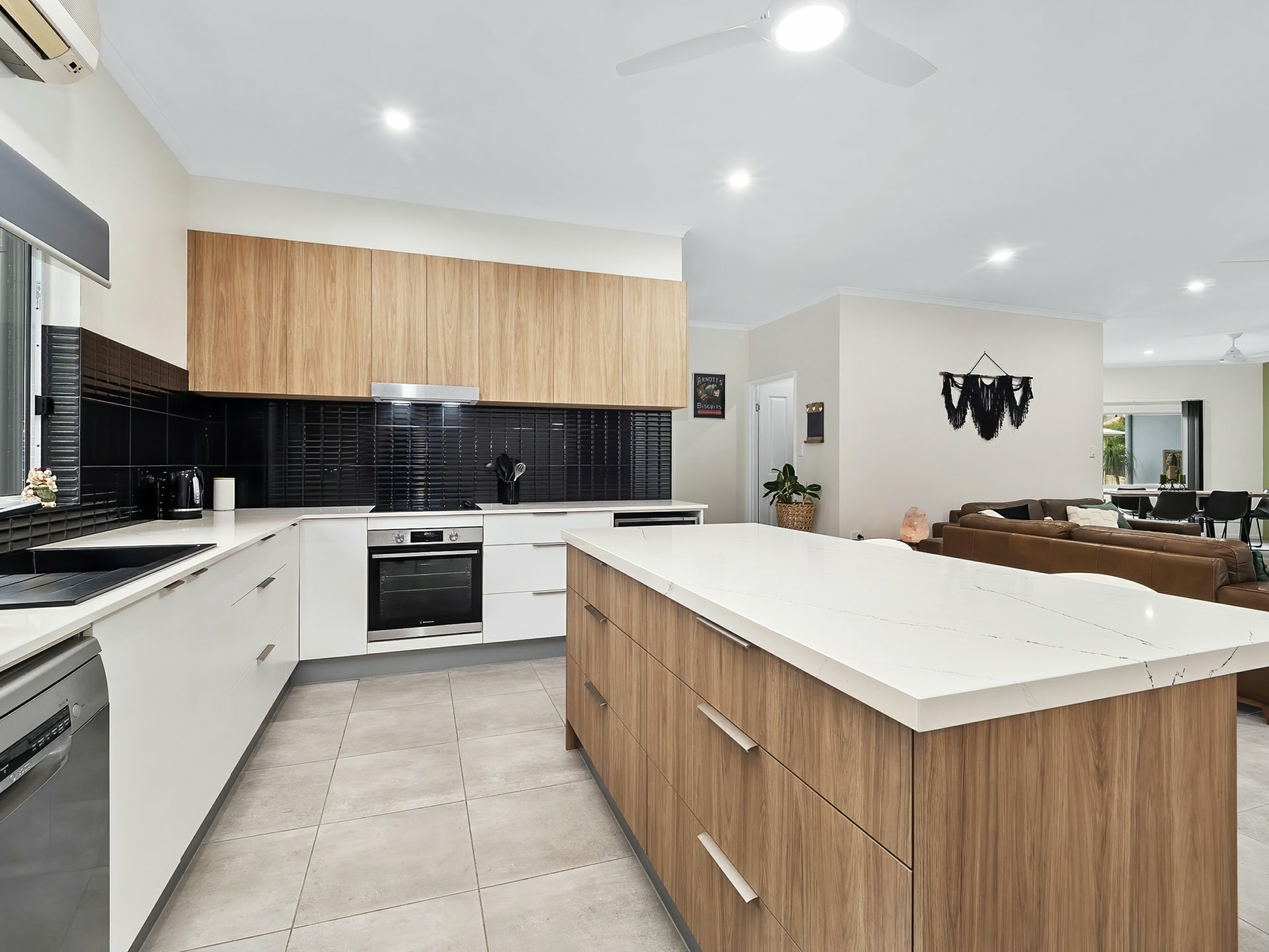 44 Yule Avenue, CLIFTON BEACH