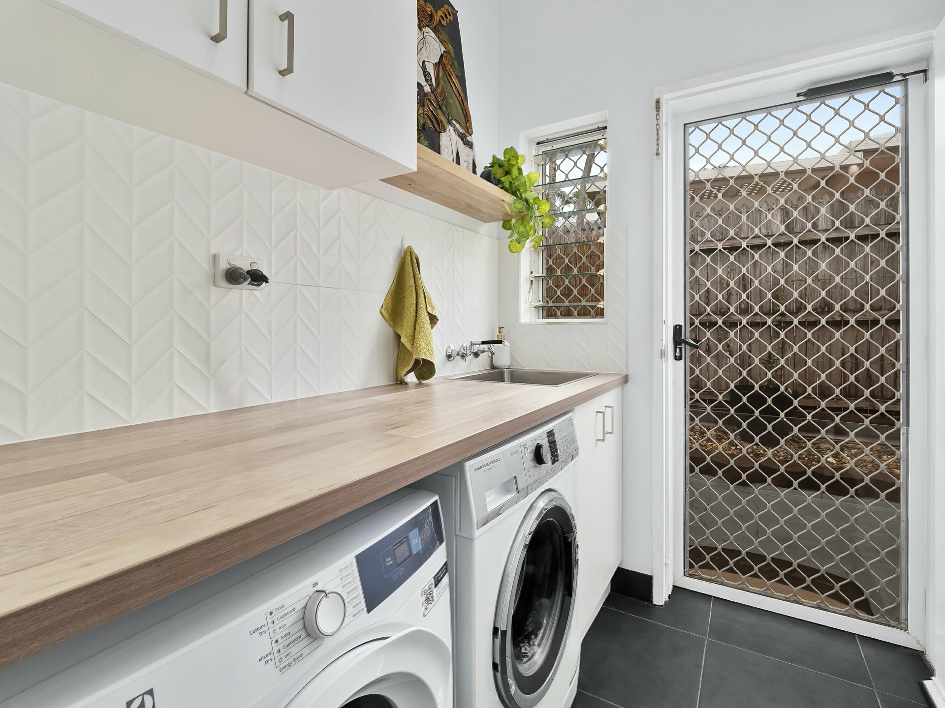 44 Yule Avenue, CLIFTON BEACH