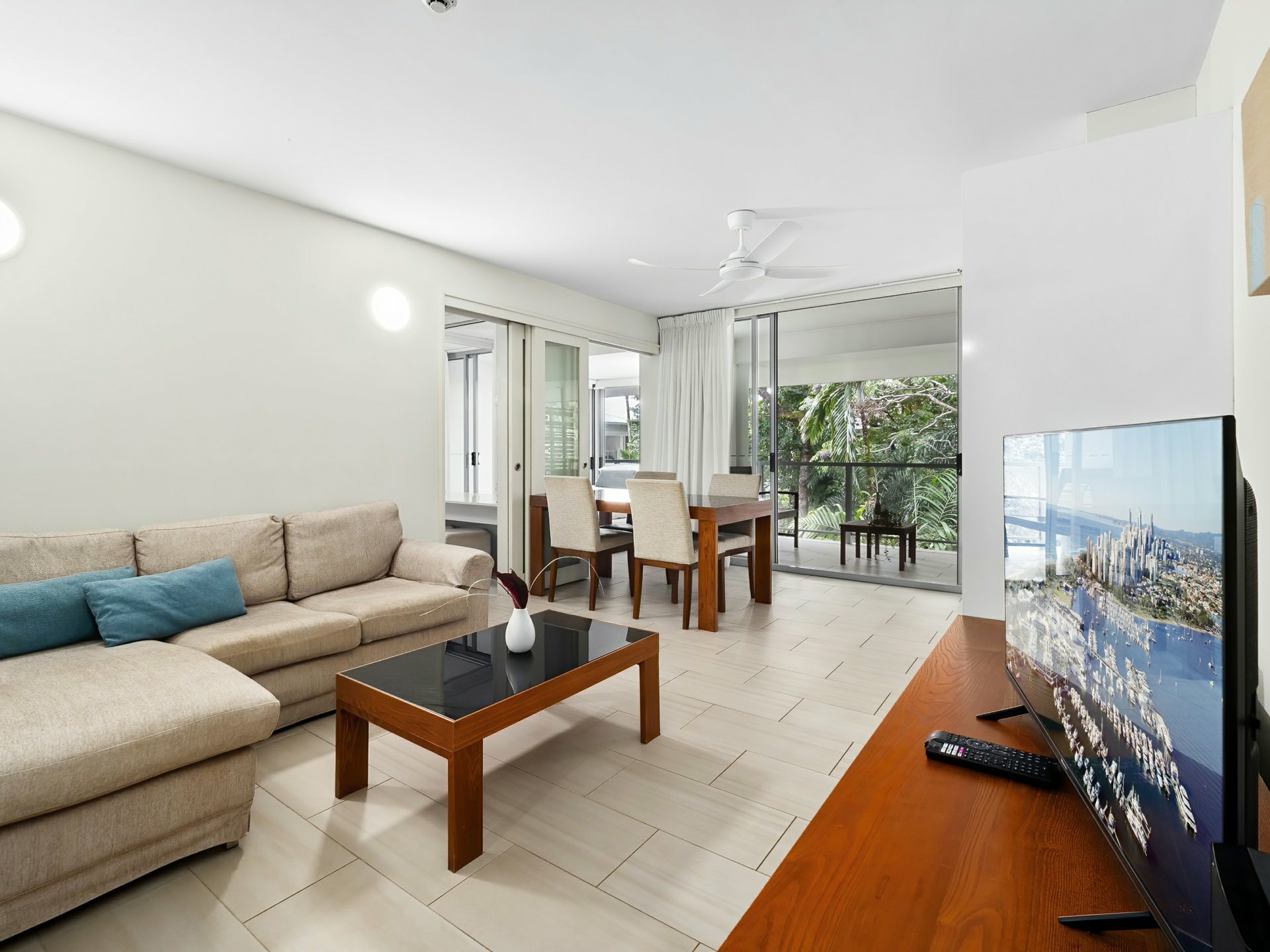 2407/2-22 Veivers Road, PALM COVE