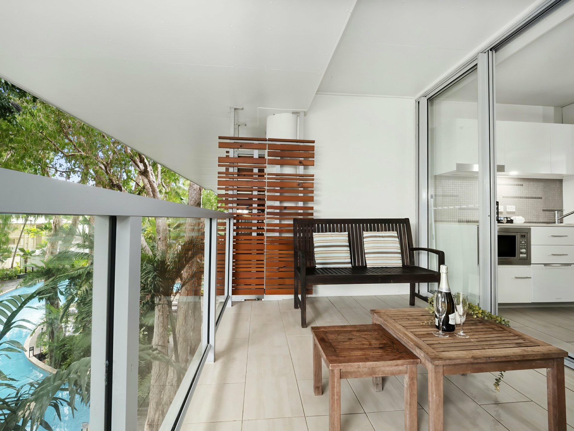2407/2-22 Veivers Road, PALM COVE