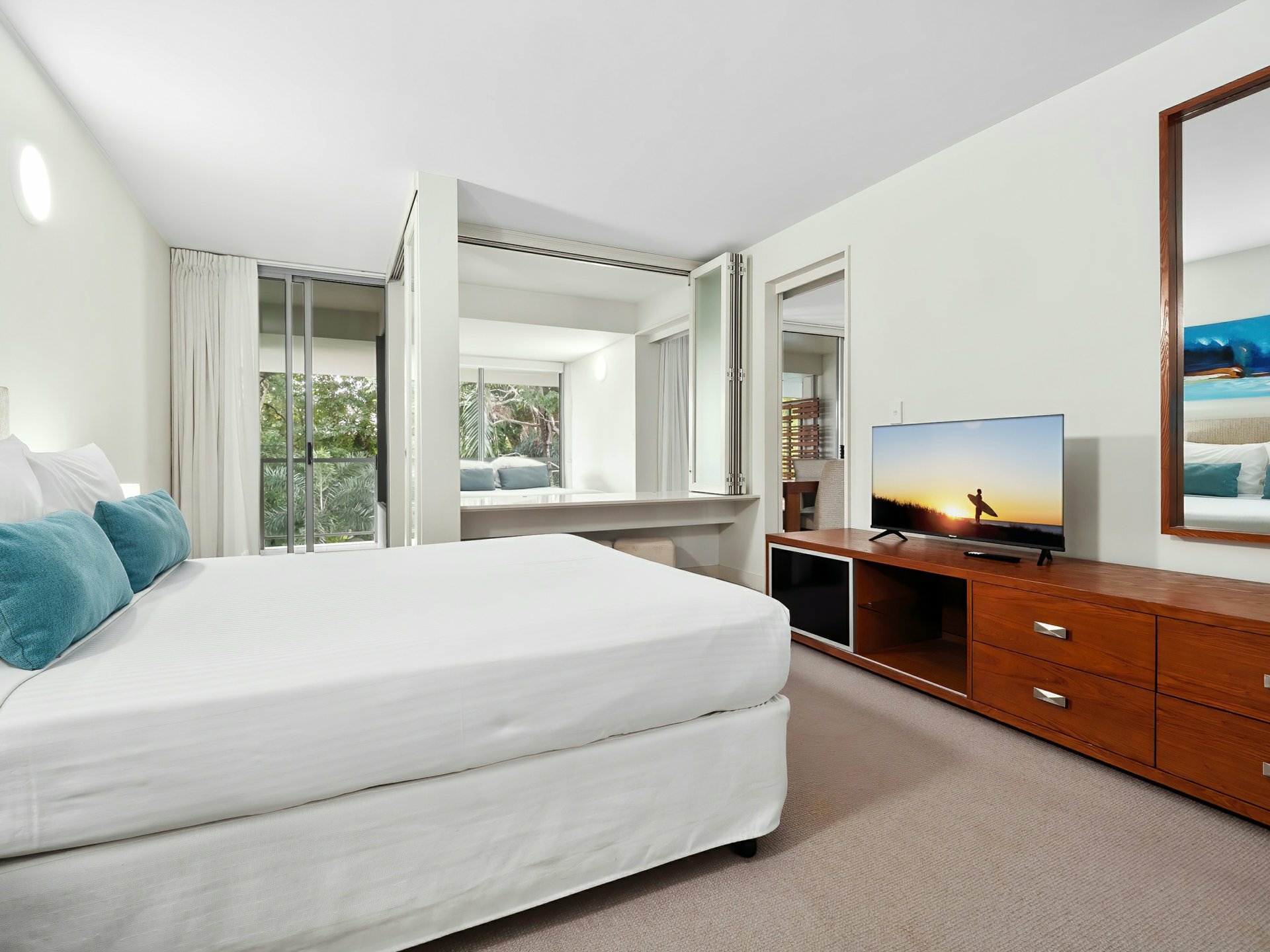 2407/2-22 Veivers Road, PALM COVE