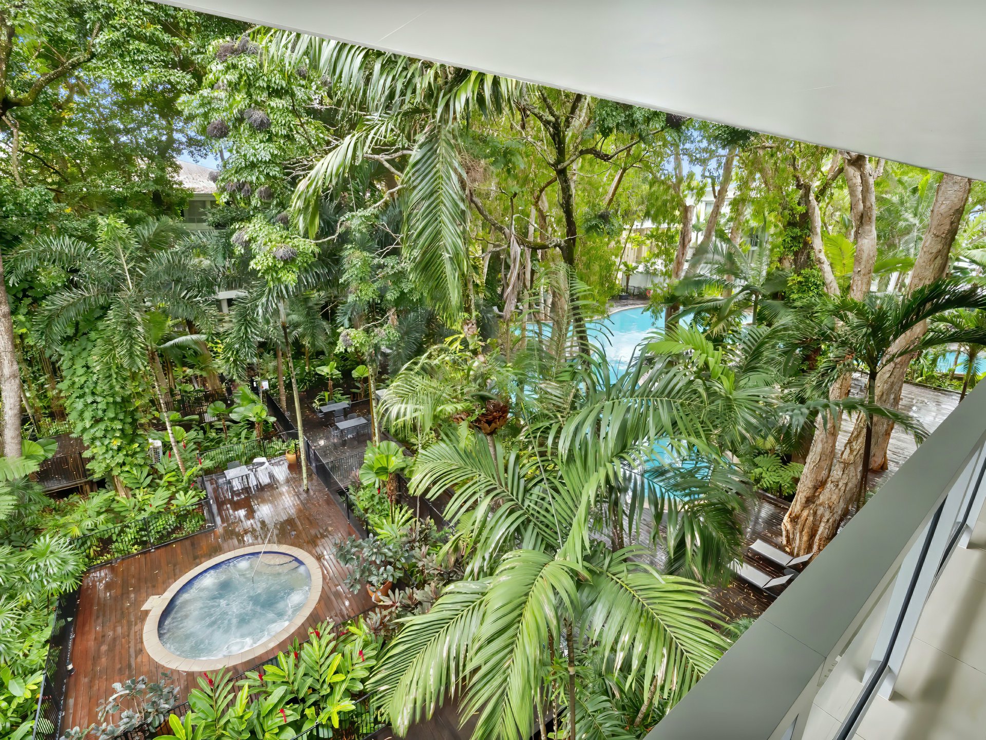 2407/2-22 Veivers Road, PALM COVE