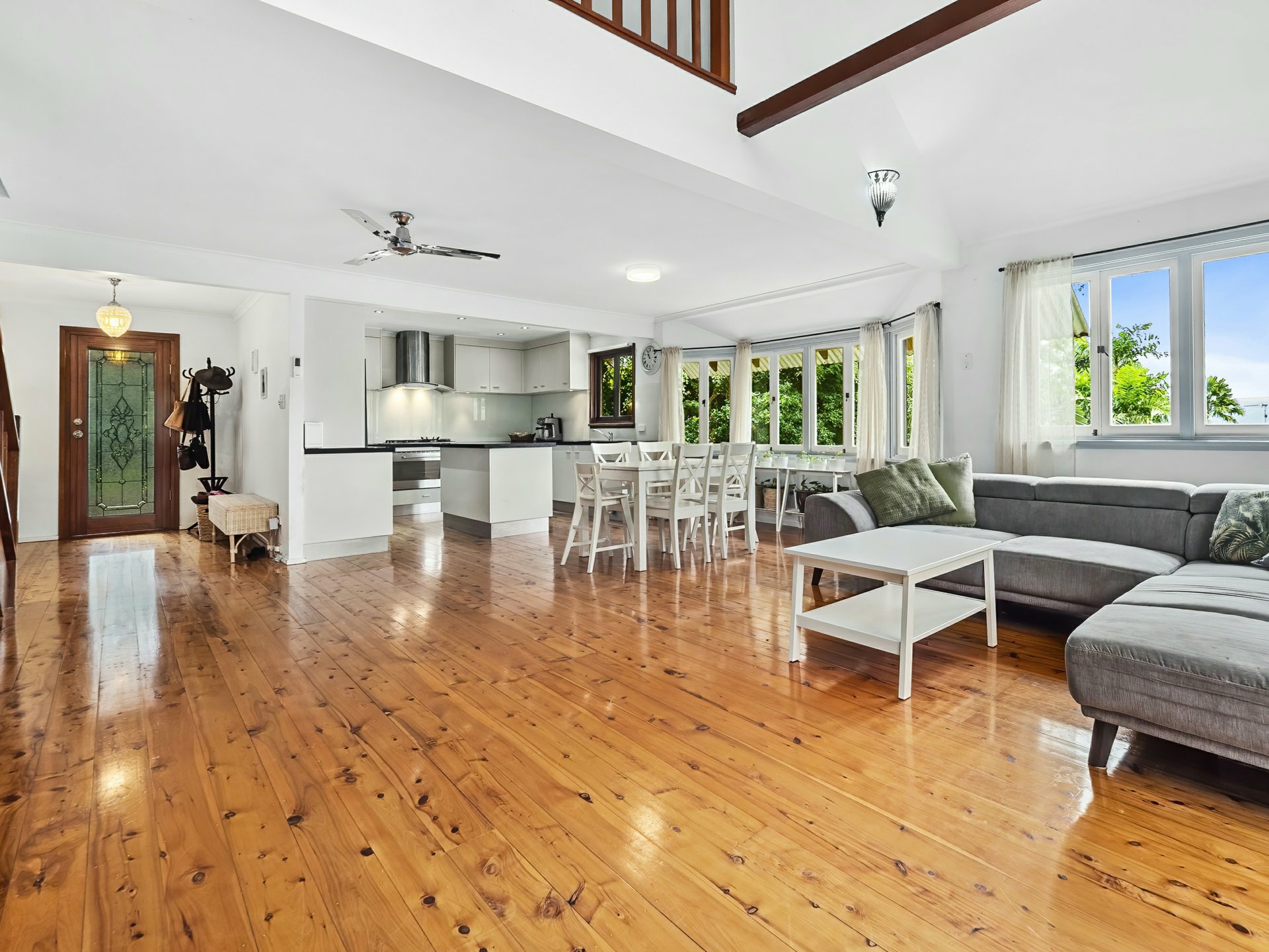 302 Toogood Road, BAYVIEW HEIGHTS