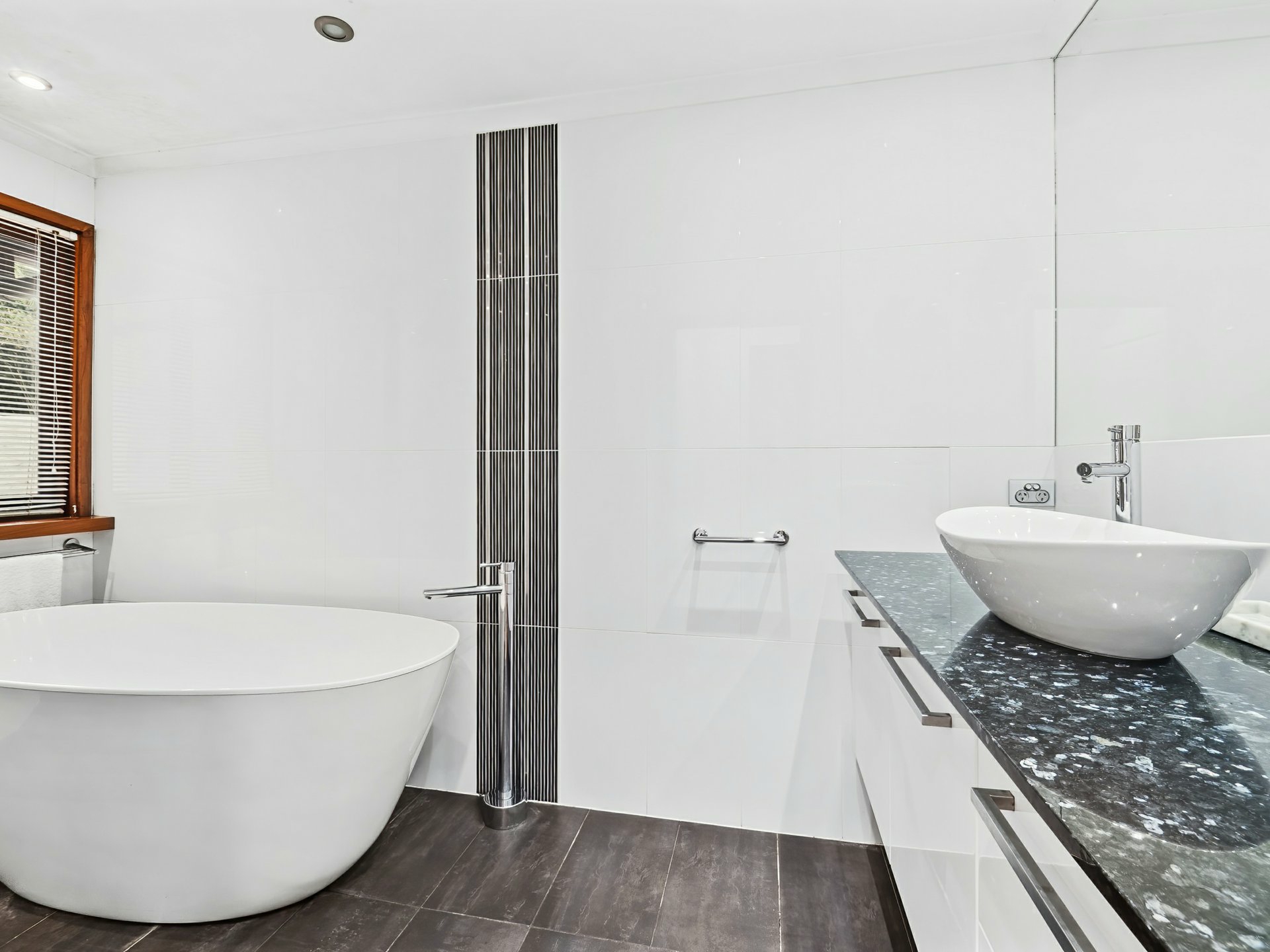 302 Toogood Road, BAYVIEW HEIGHTS