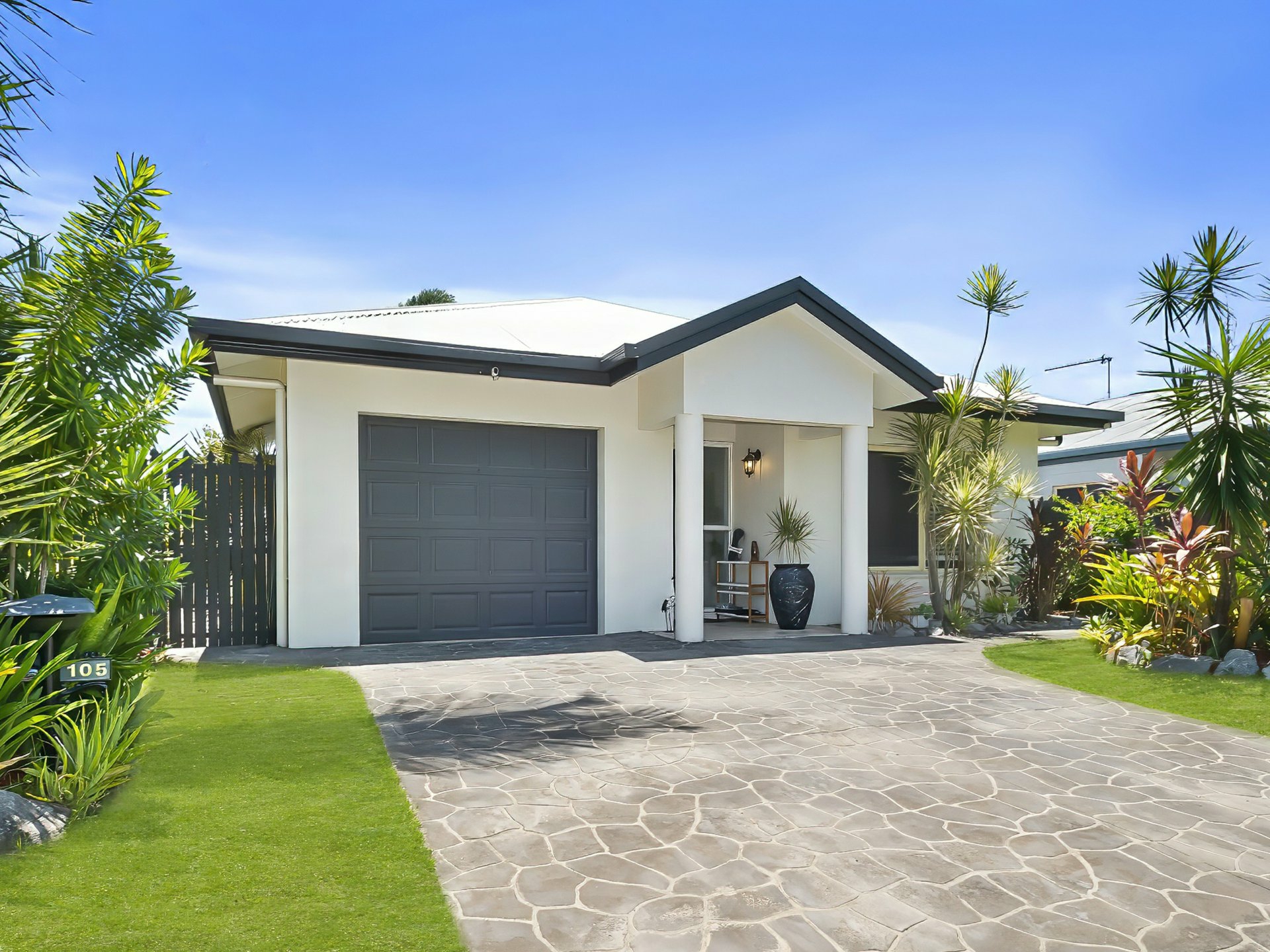 105/2-6 Lake Placid Road, CARAVONICA