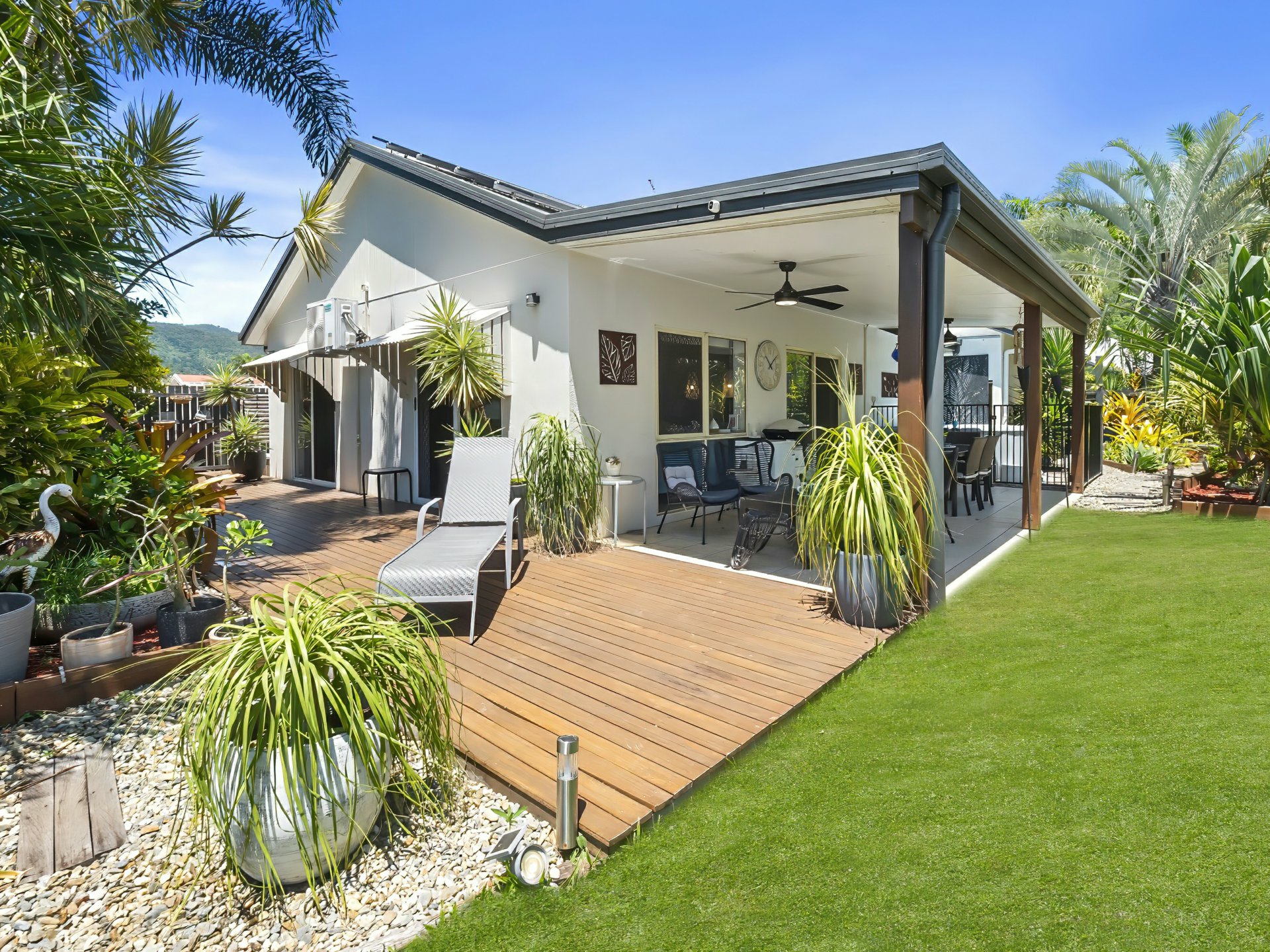 105/2-6 Lake Placid Road, CARAVONICA