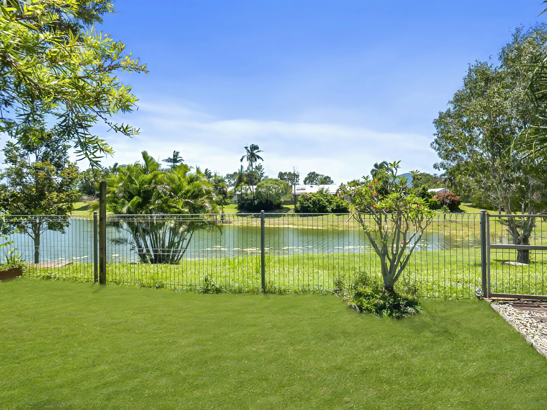 105/2-6 Lake Placid Road, CARAVONICA