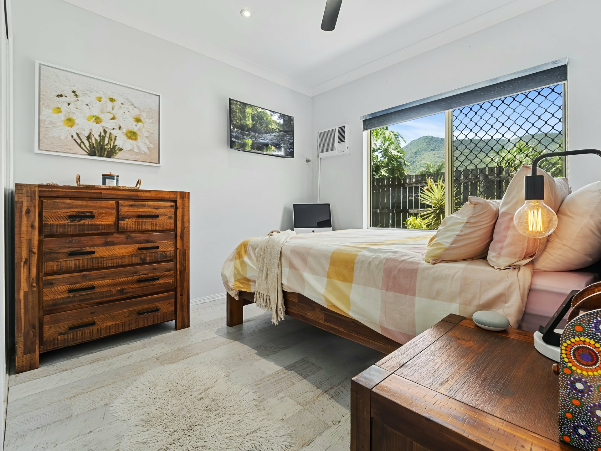 105/2-6 Lake Placid Road, CARAVONICA