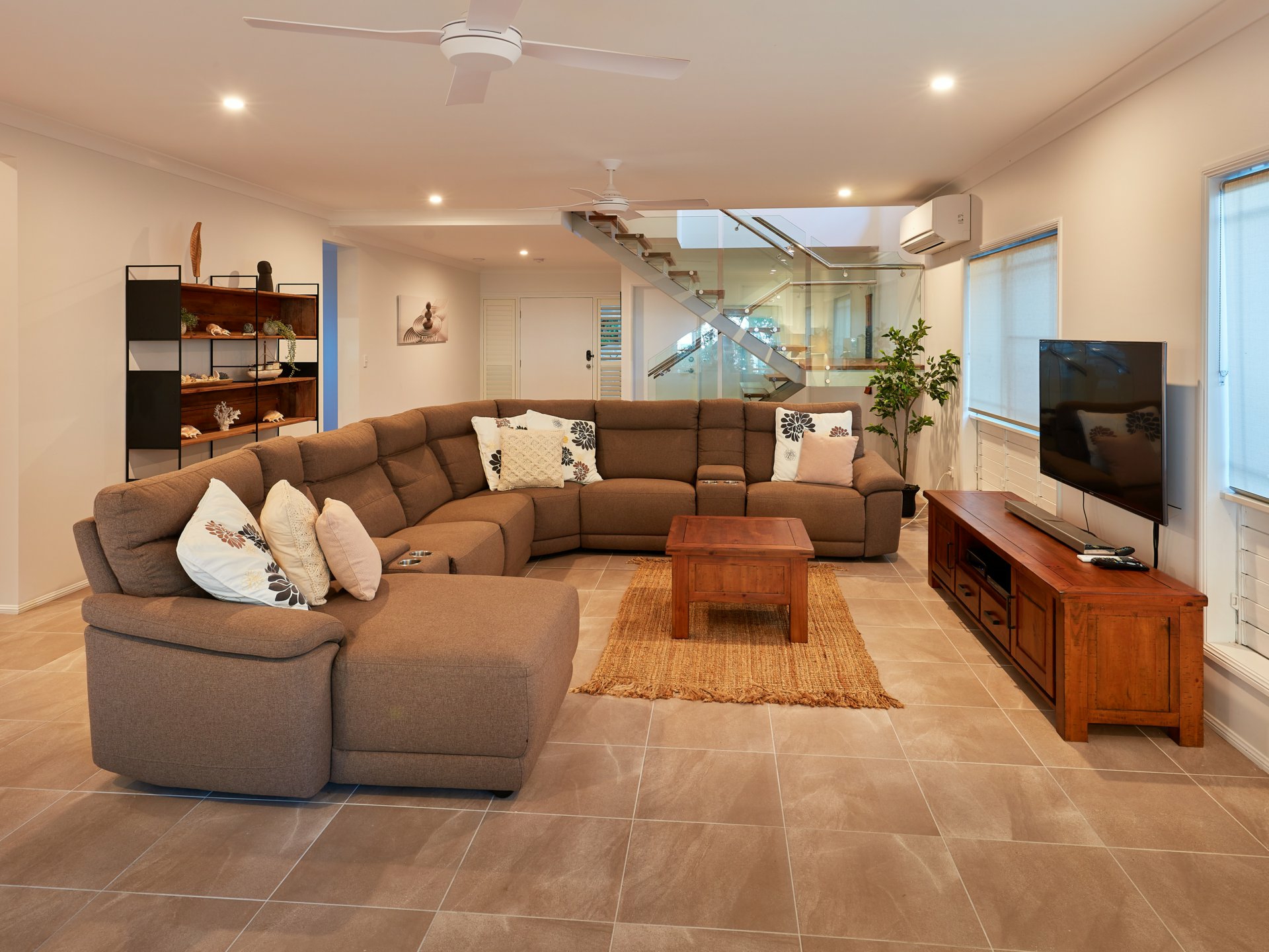 147 Arlington Esplanade, CLIFTON BEACH