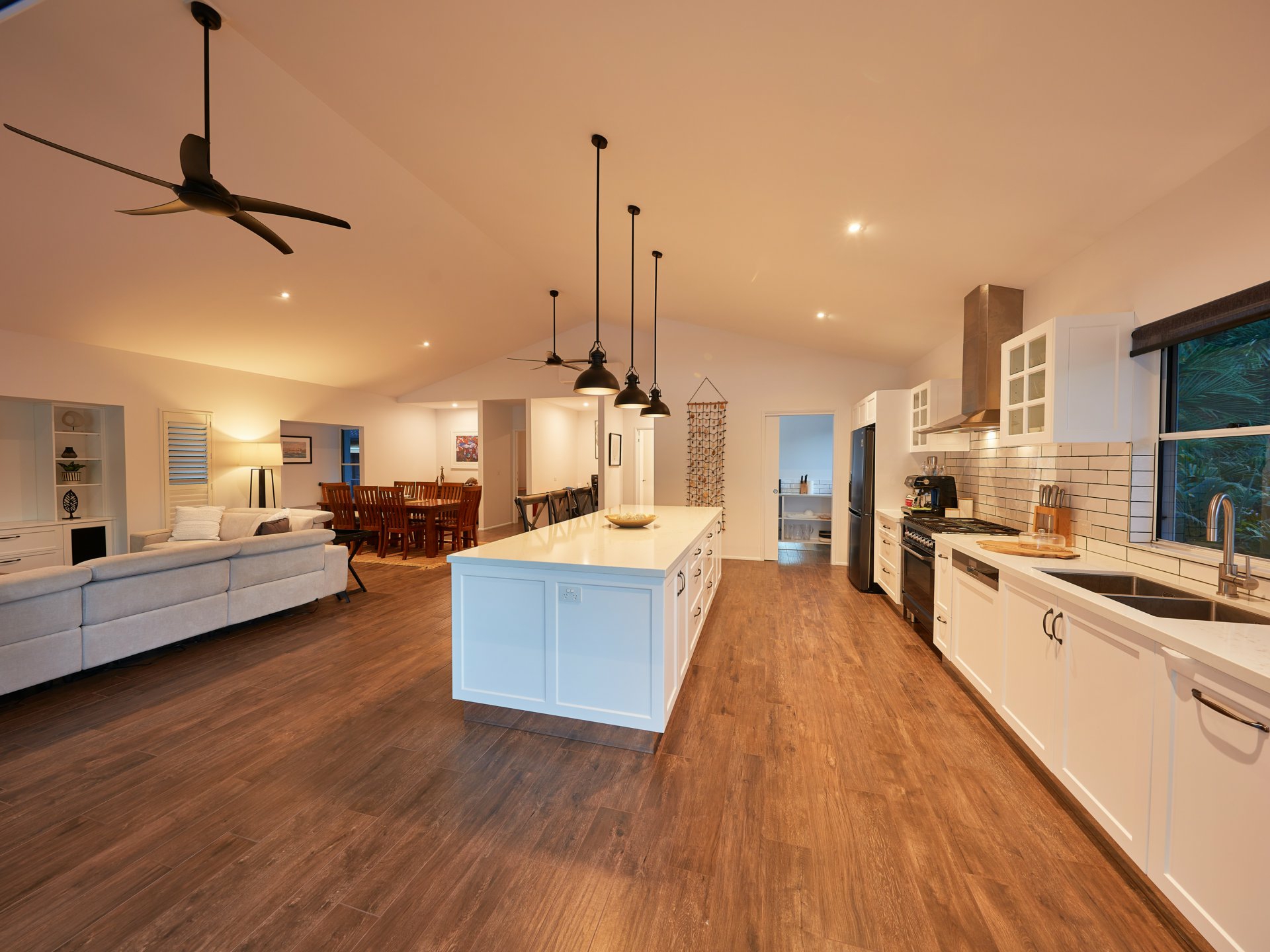 147 Arlington Esplanade, CLIFTON BEACH