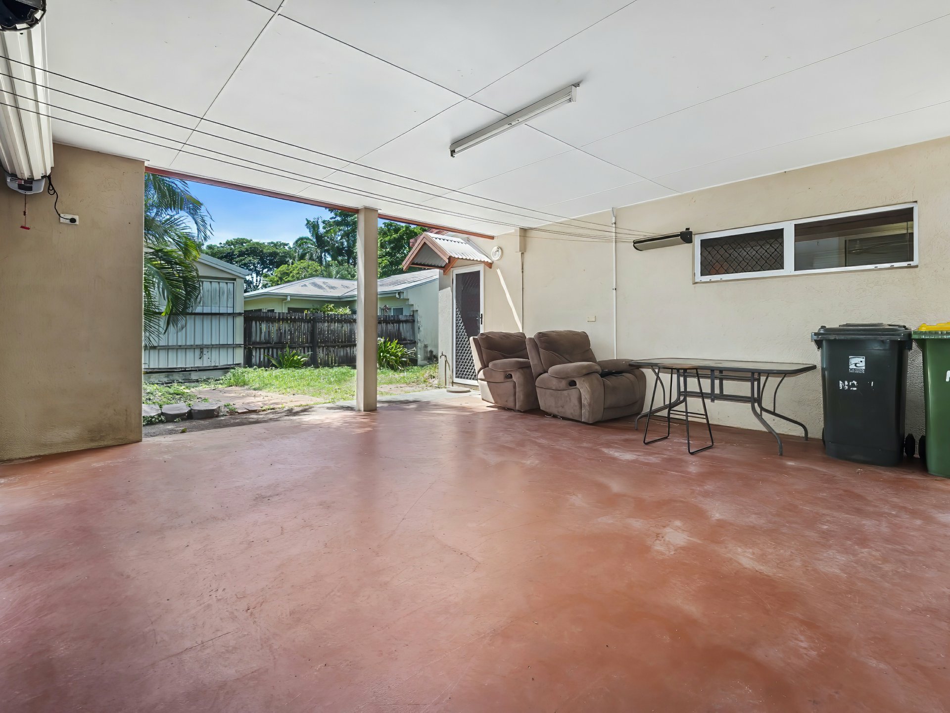 11 Feathertop Close, SMITHFIELD