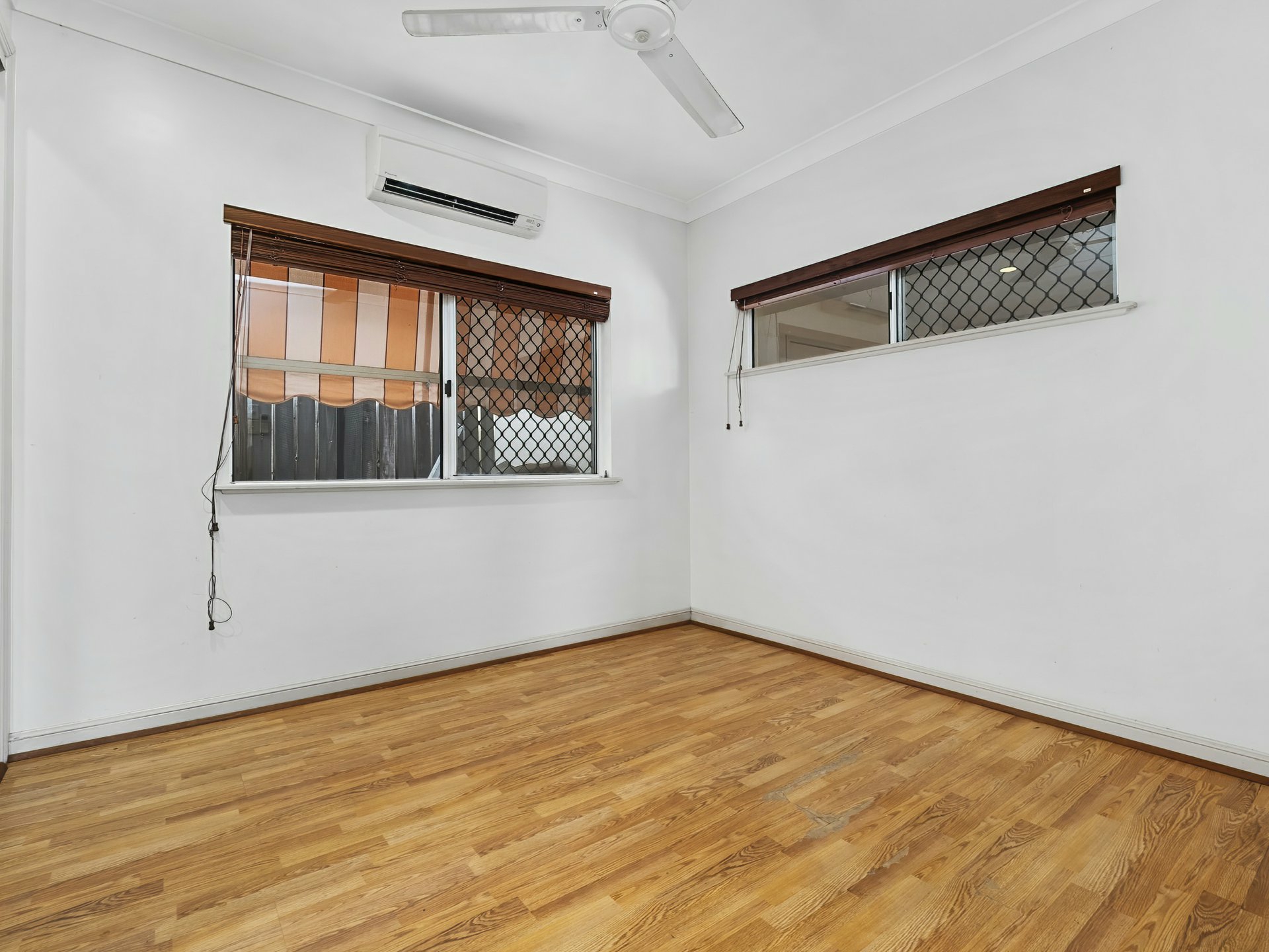 11 Feathertop Close, SMITHFIELD