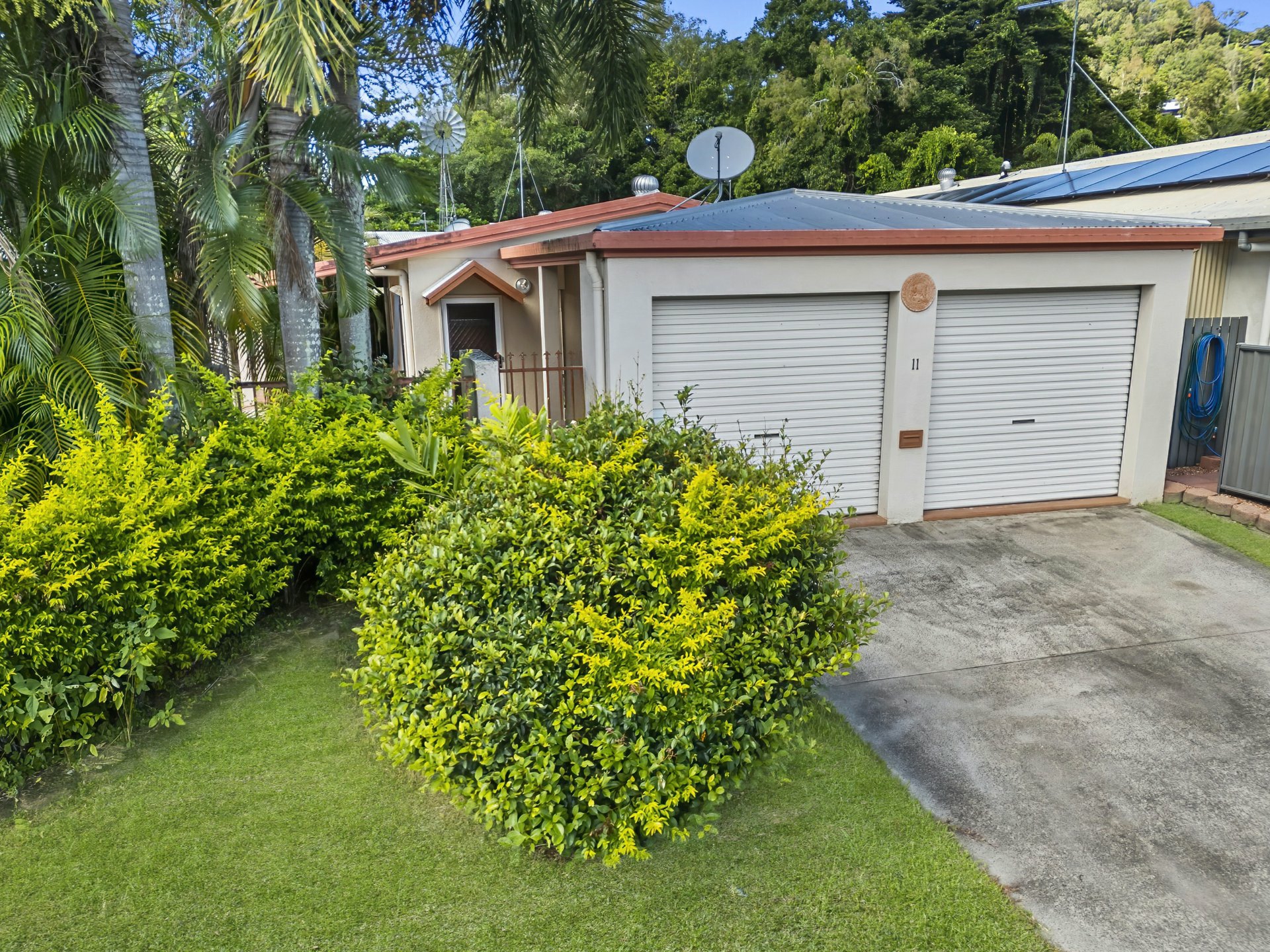 11 Feathertop Close, SMITHFIELD