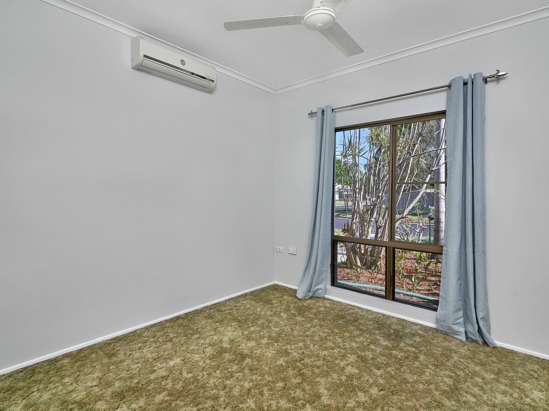 8 Caddy Street, YORKEYS KNOB