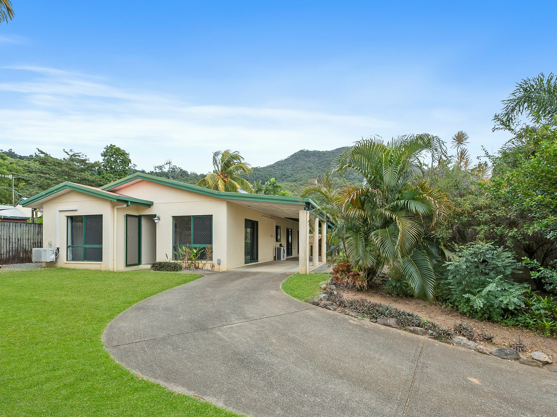 29 Saddle Mountain Road, SMITHFIELD