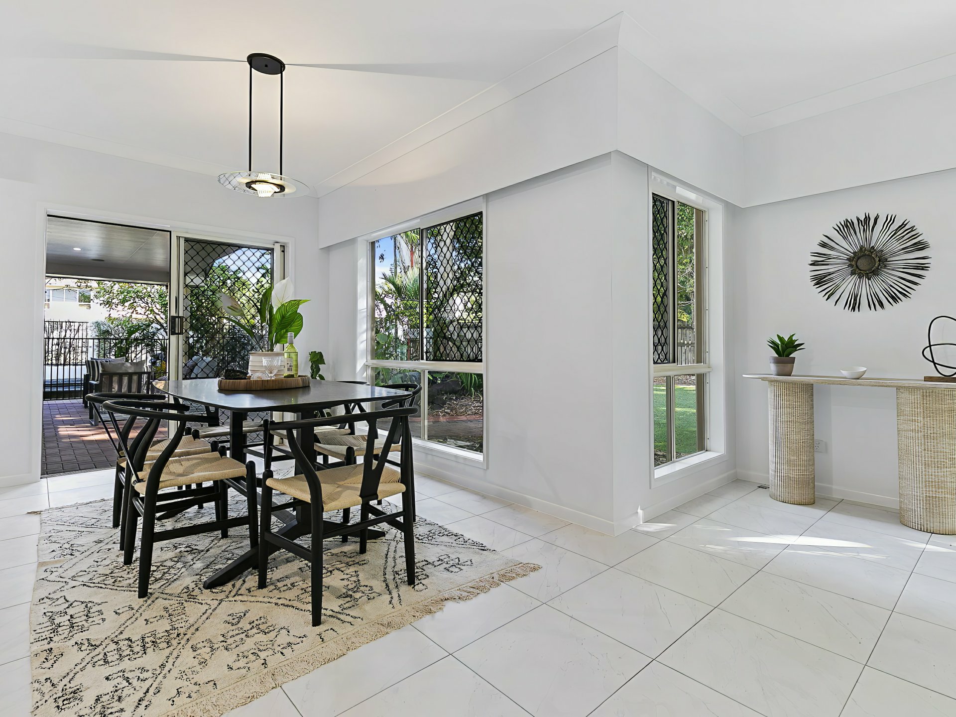1 Whitehaven Court, CLIFTON BEACH