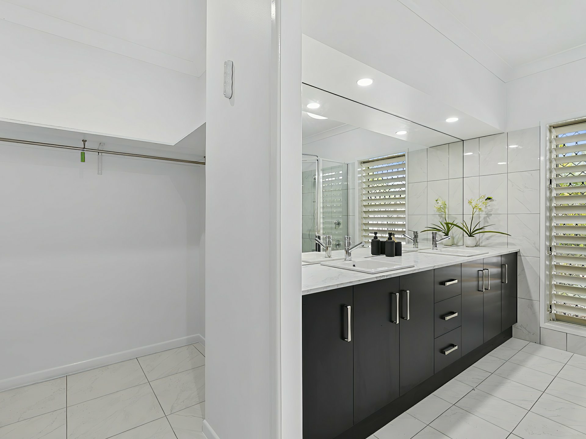 1 Whitehaven Court, CLIFTON BEACH