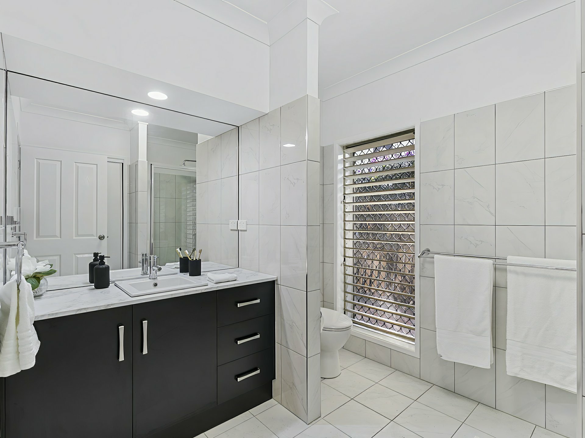 1 Whitehaven Court, CLIFTON BEACH