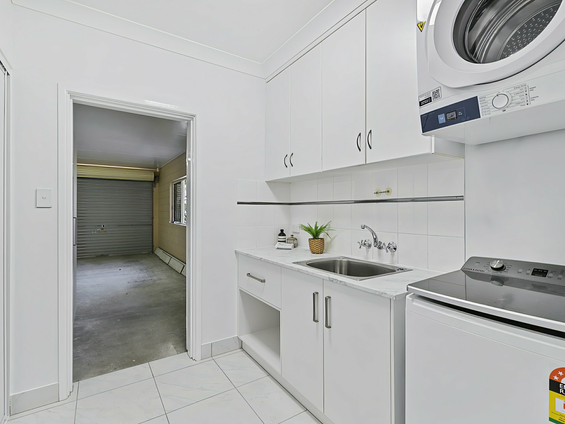 1 Whitehaven Court, CLIFTON BEACH