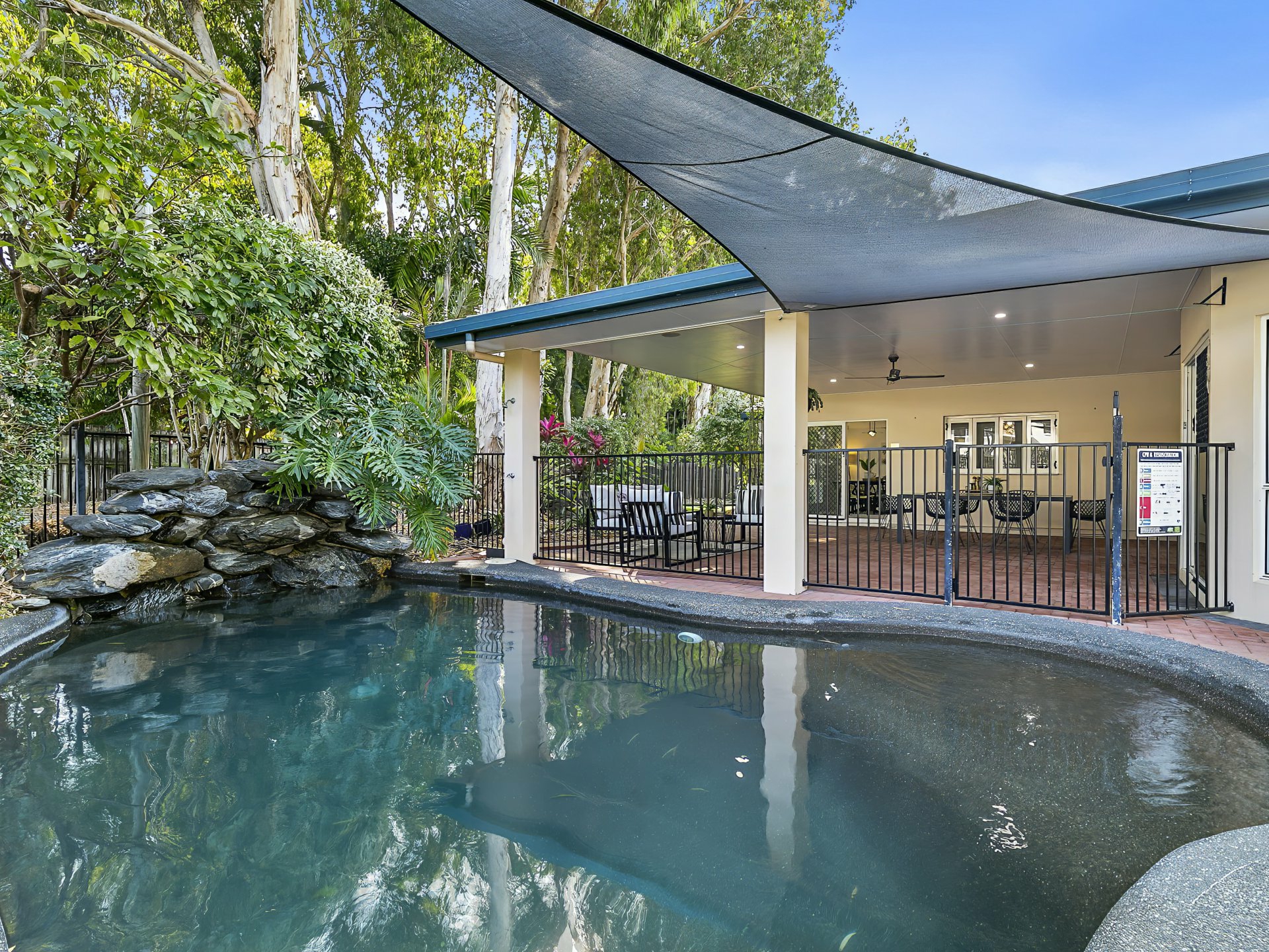 1 Whitehaven Court, CLIFTON BEACH