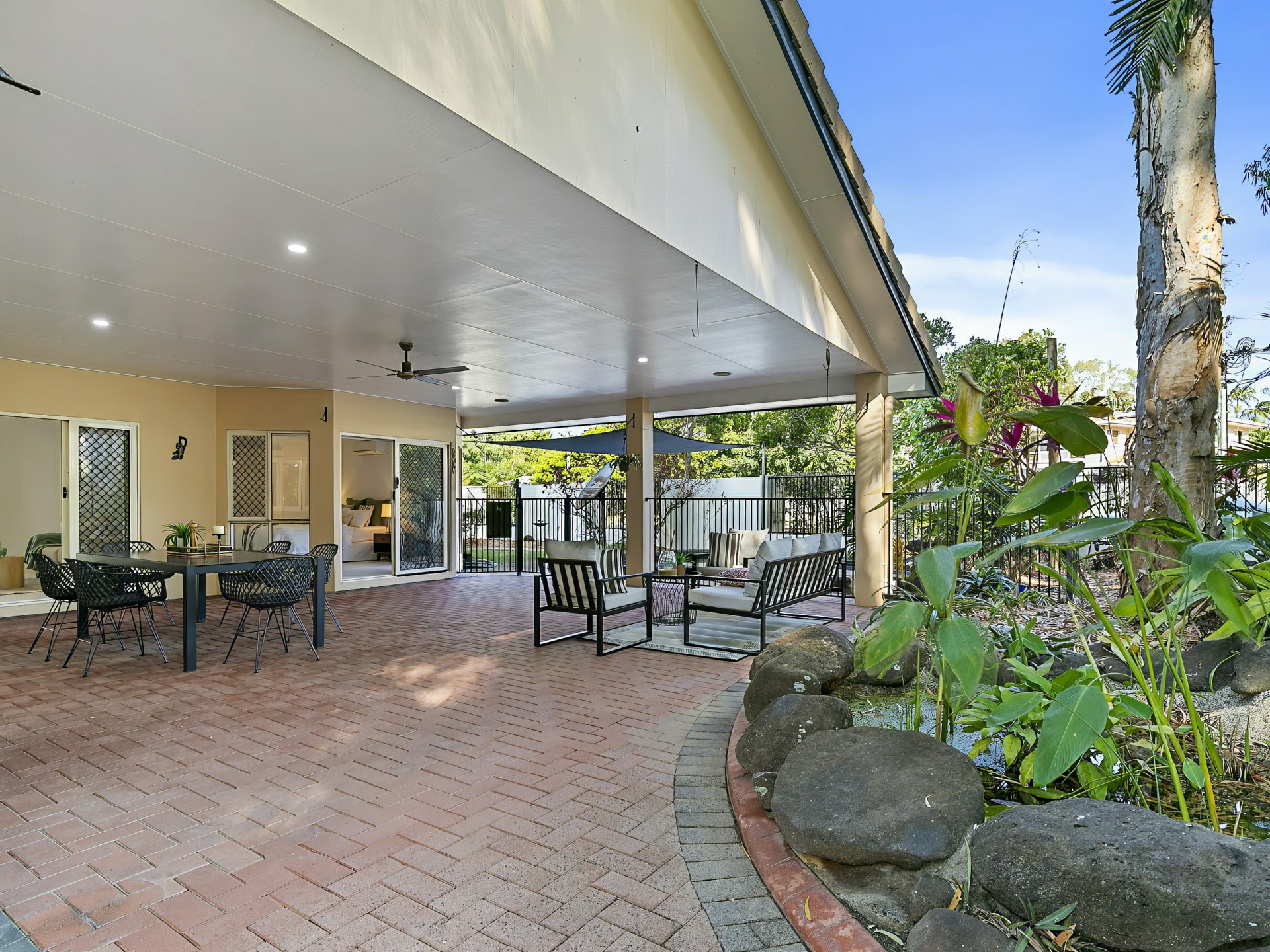 1 Whitehaven Court, CLIFTON BEACH
