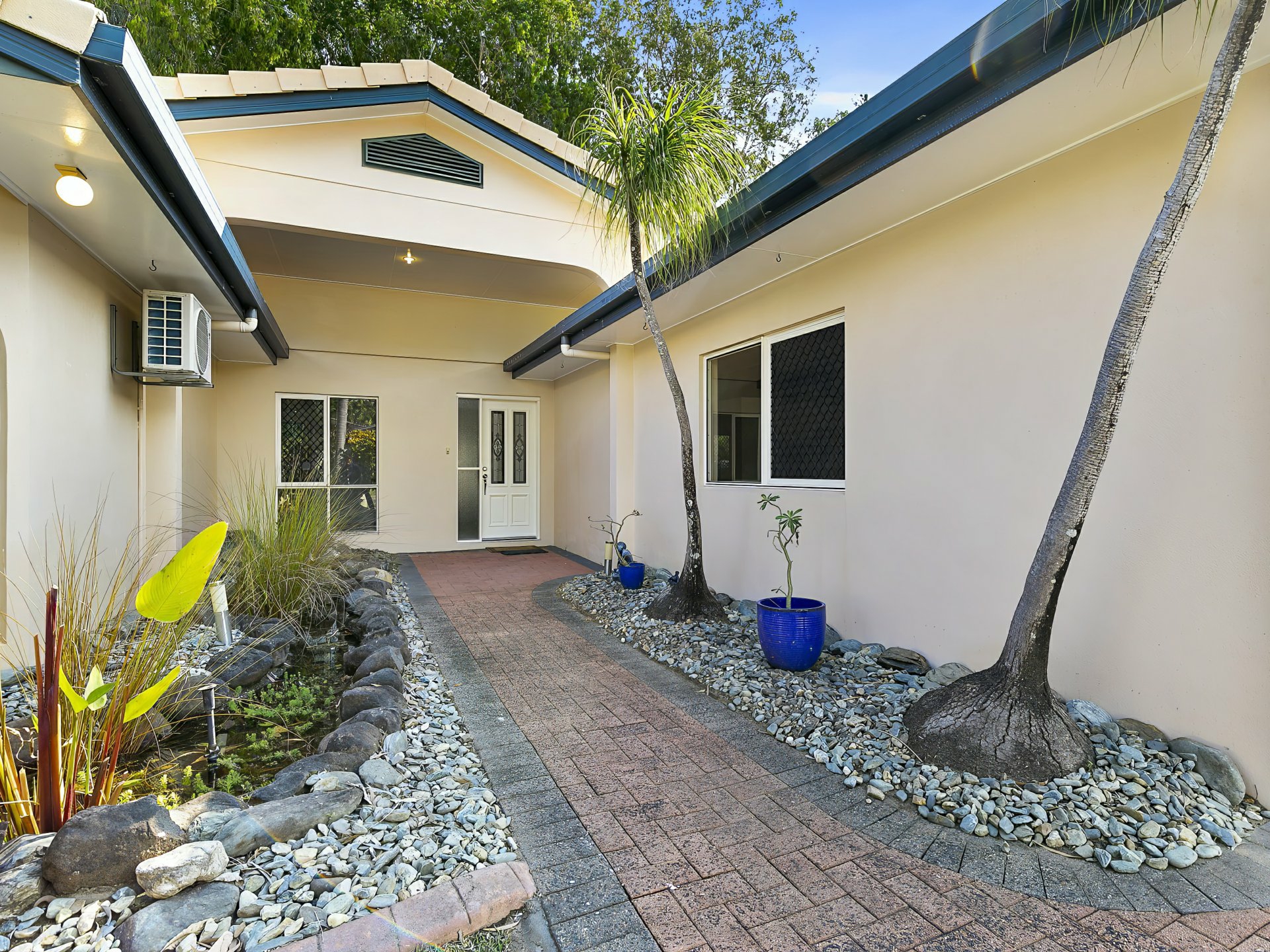 1 Whitehaven Court, CLIFTON BEACH