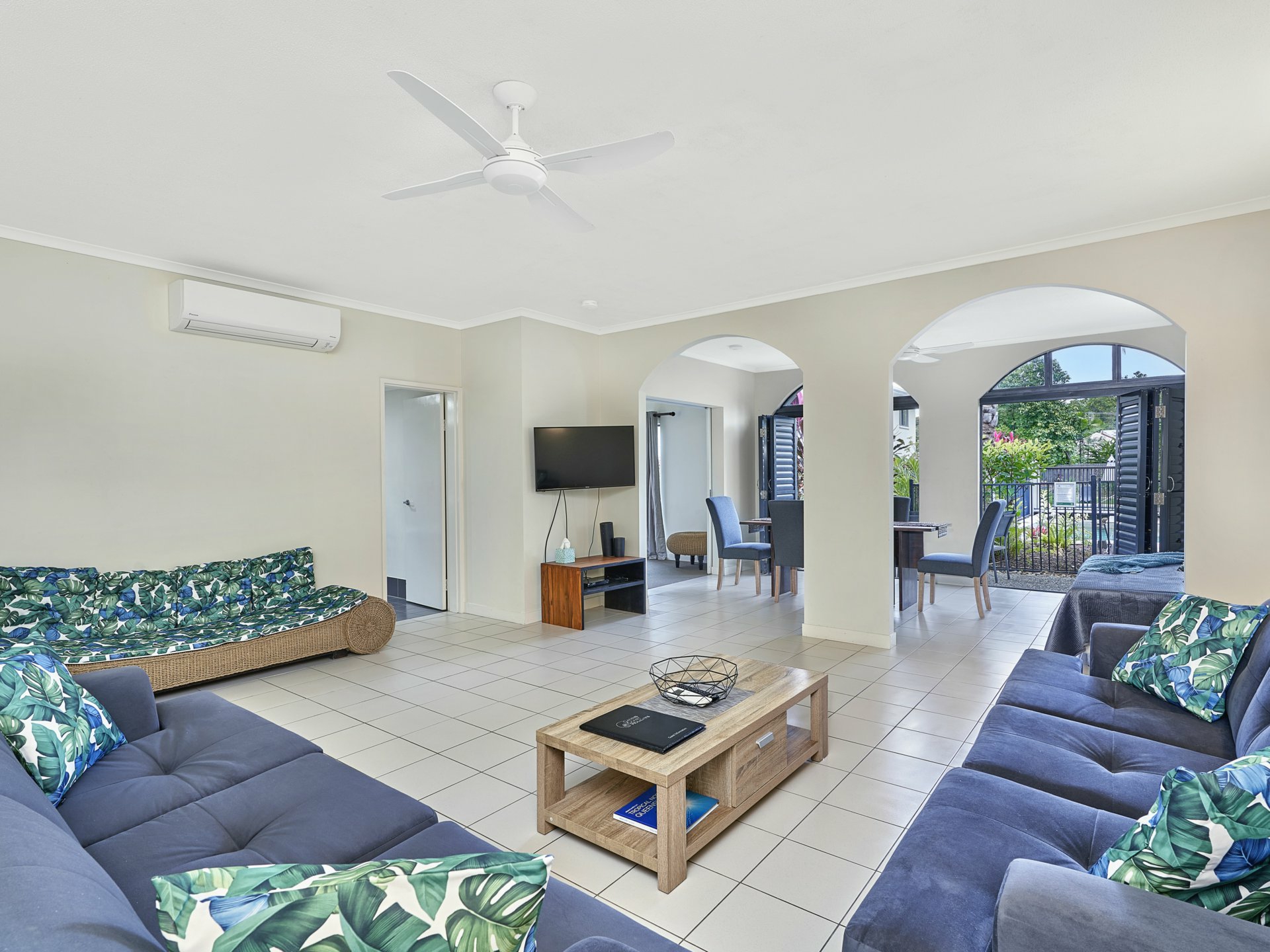 Mango Lagoon/26/81-85 Cedar Rd, PALM COVE